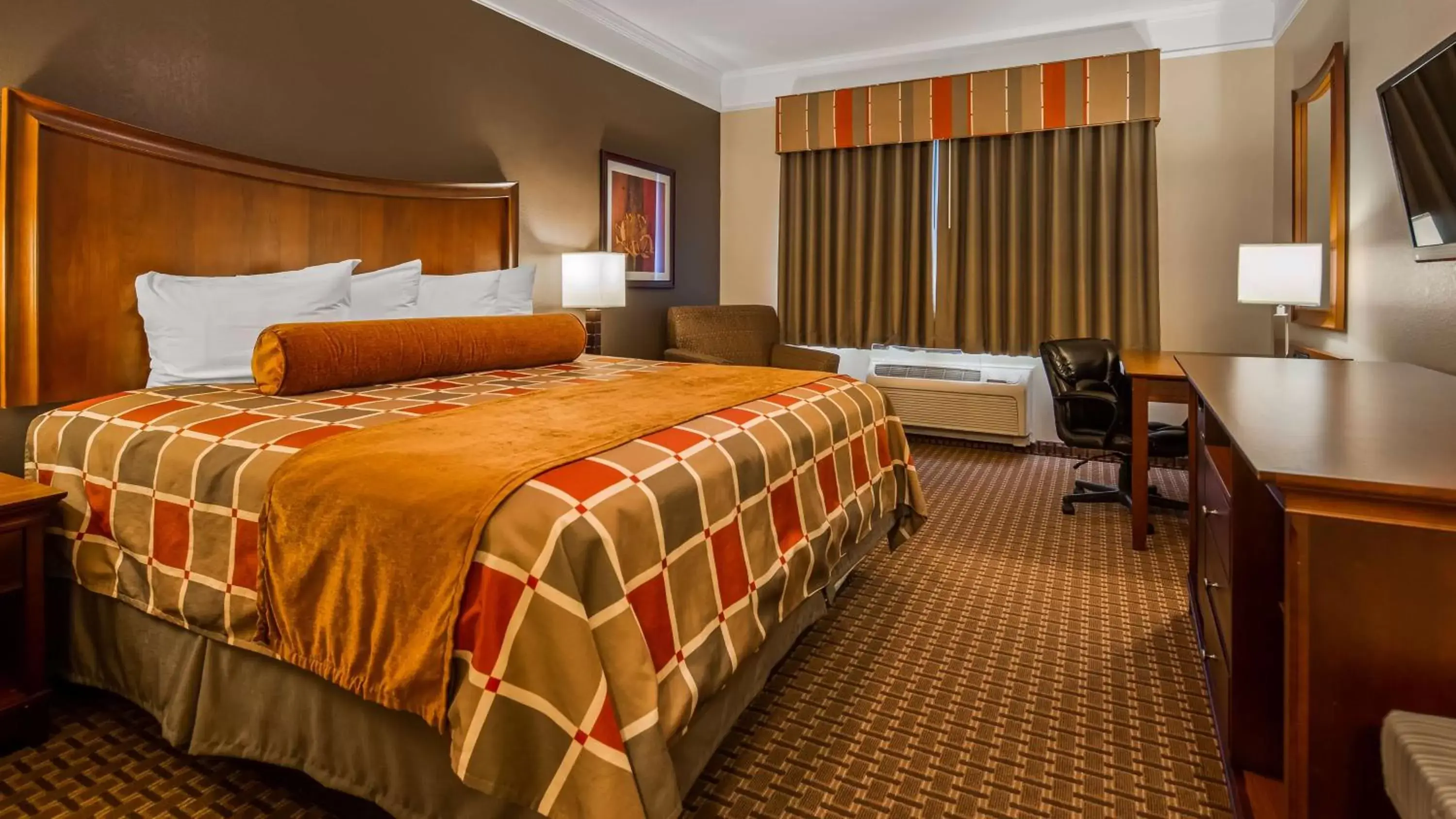 Bed in Best Western Plus Easton Inn & Suites
