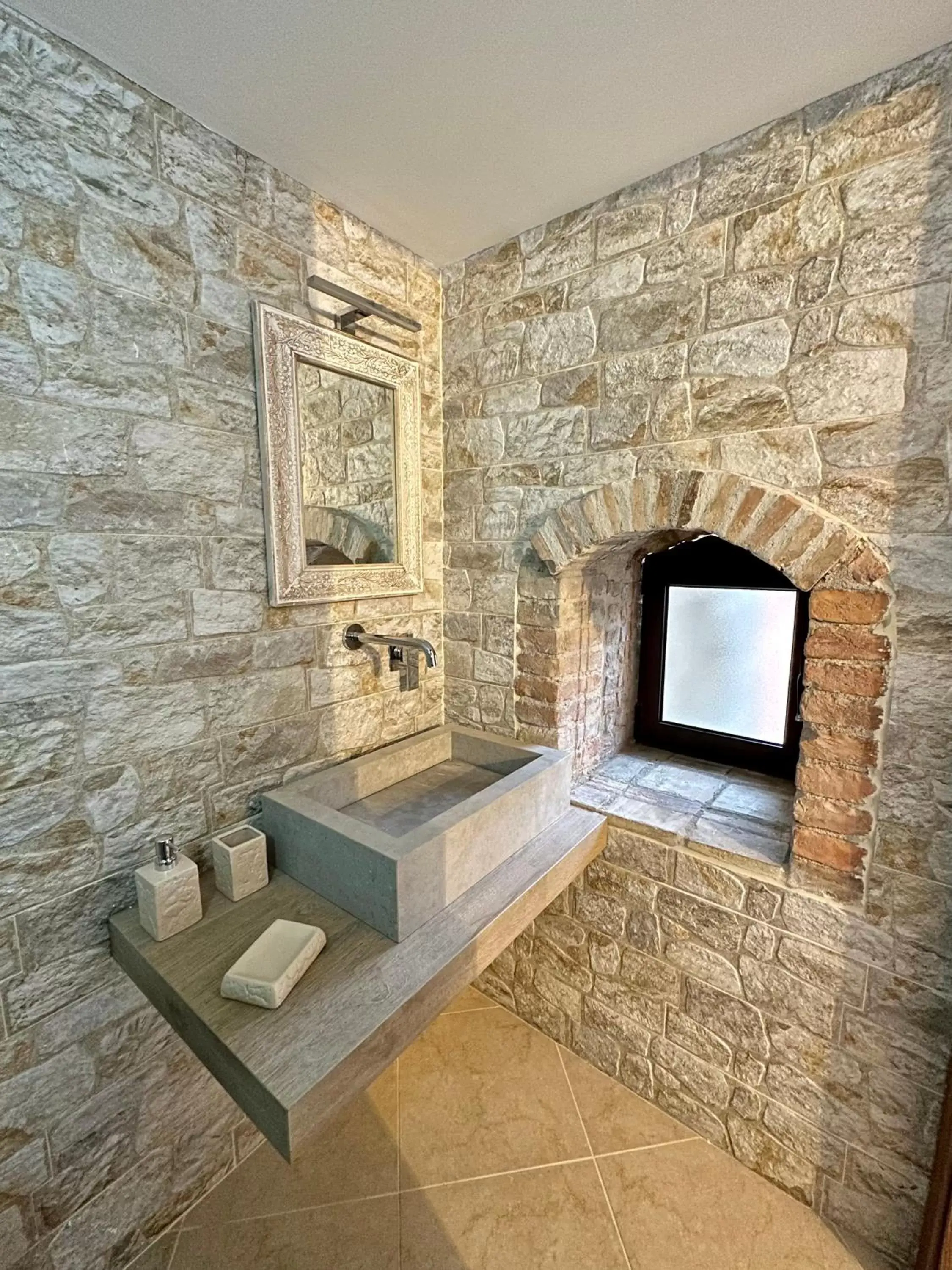 Bathroom in Terrazzo sullo Ionio