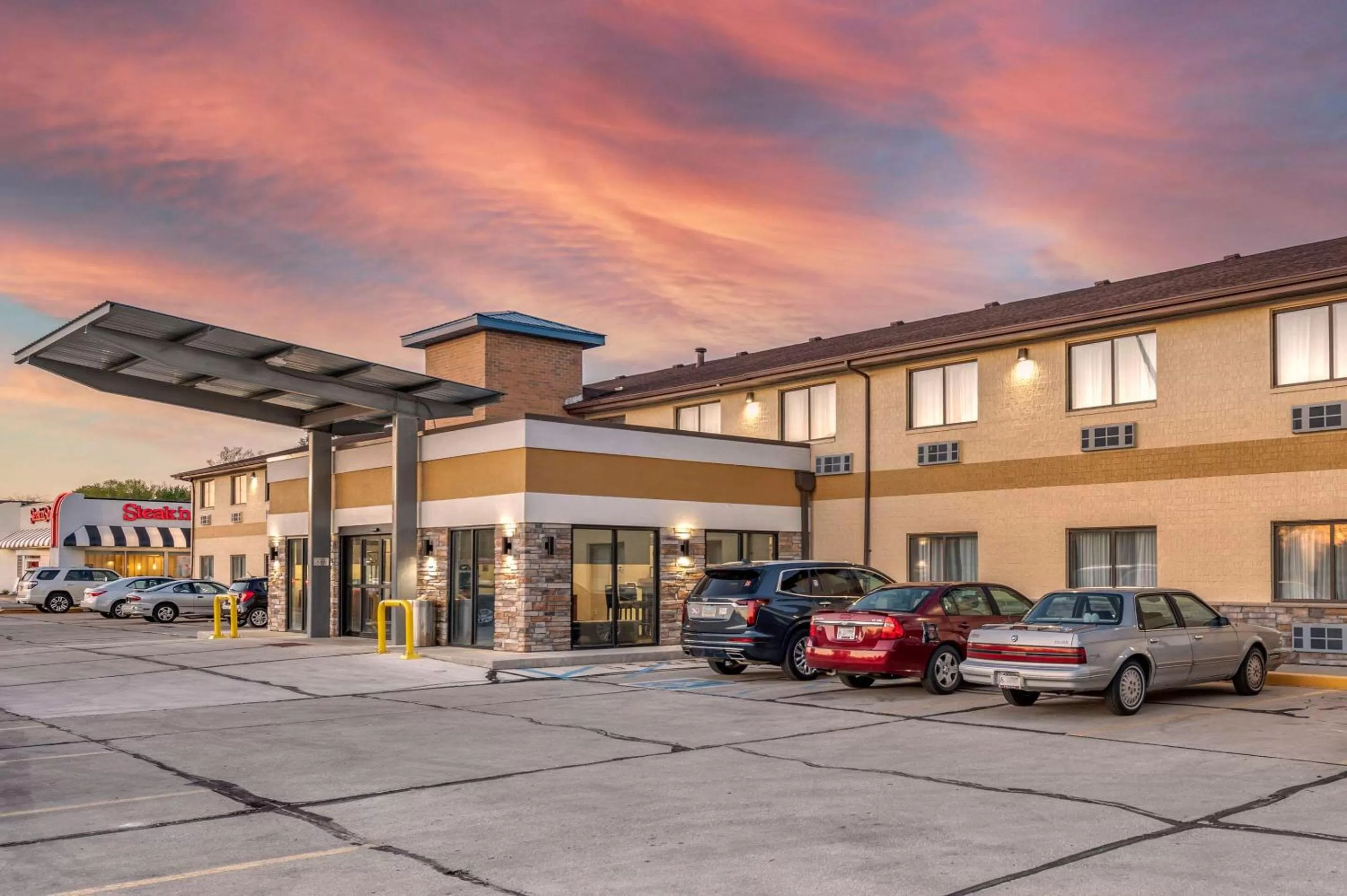 Property building in Comfort Inn Near Kokomo Speedway