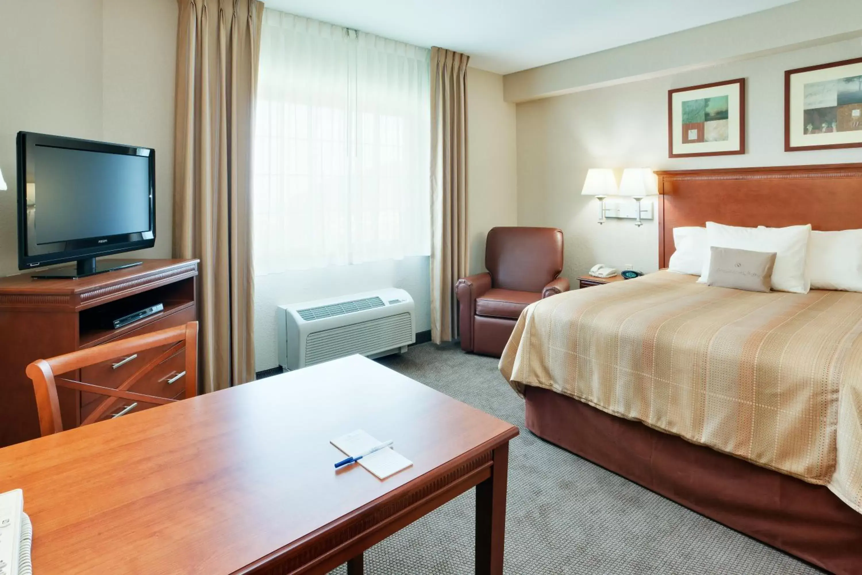 Photo of the whole room, TV/Entertainment Center in Candlewood Suites Hazleton, an IHG Hotel