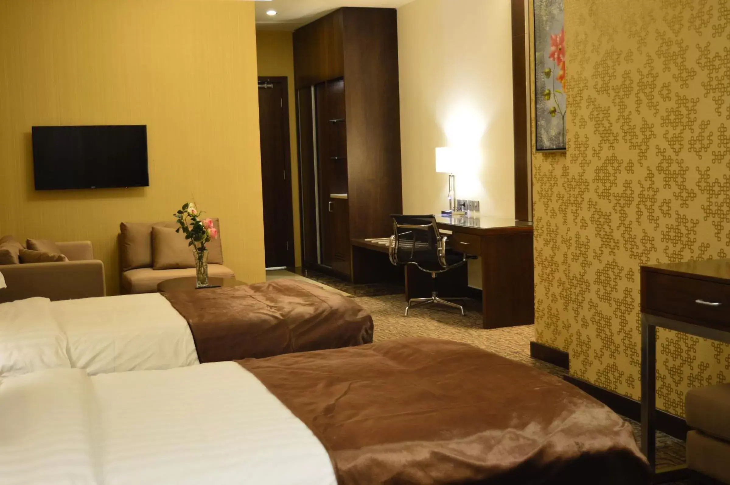 Bedroom, Bed in Sulaf Luxury Hotel