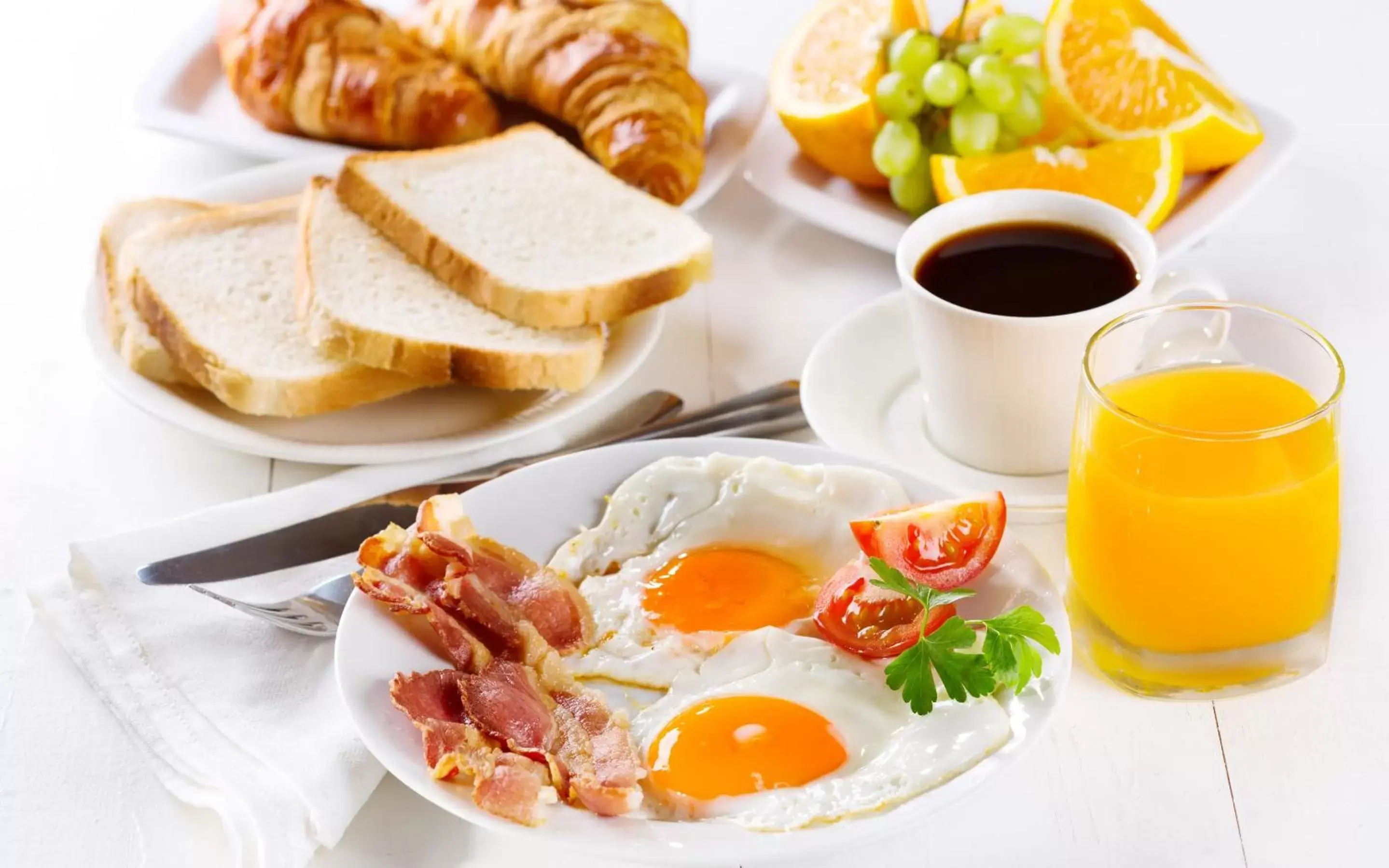 Continental breakfast, Food in Al Viminale Hill Inn & Hotel