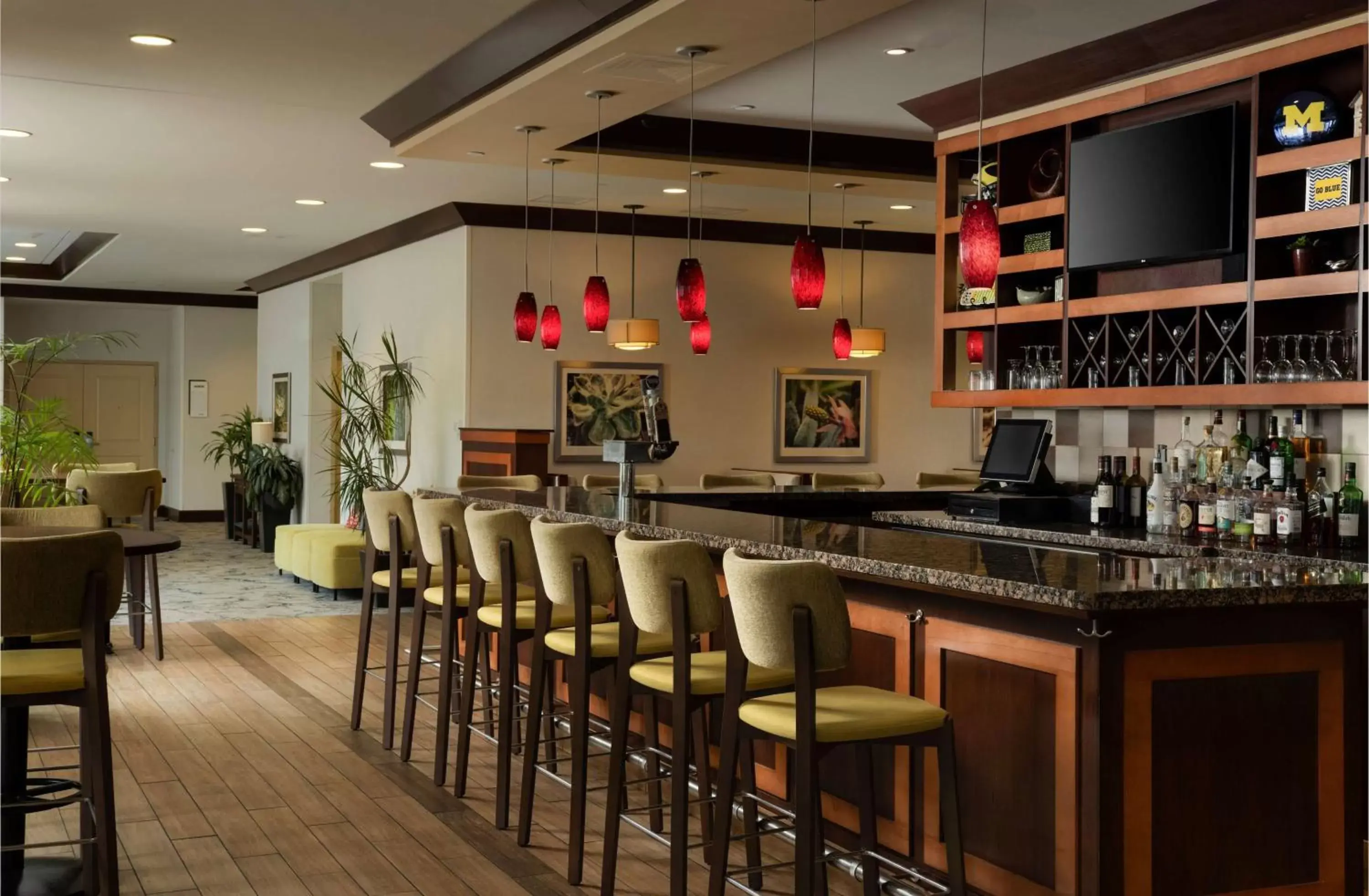 Lounge or bar in Hilton Garden Inn Ann Arbor Lounge or bar in Hilton Garden Inn Ann Arbor