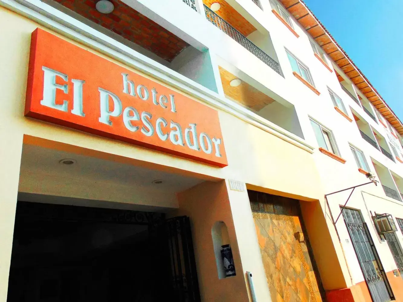 Facade/entrance, Property Building in Hotel El Pescador