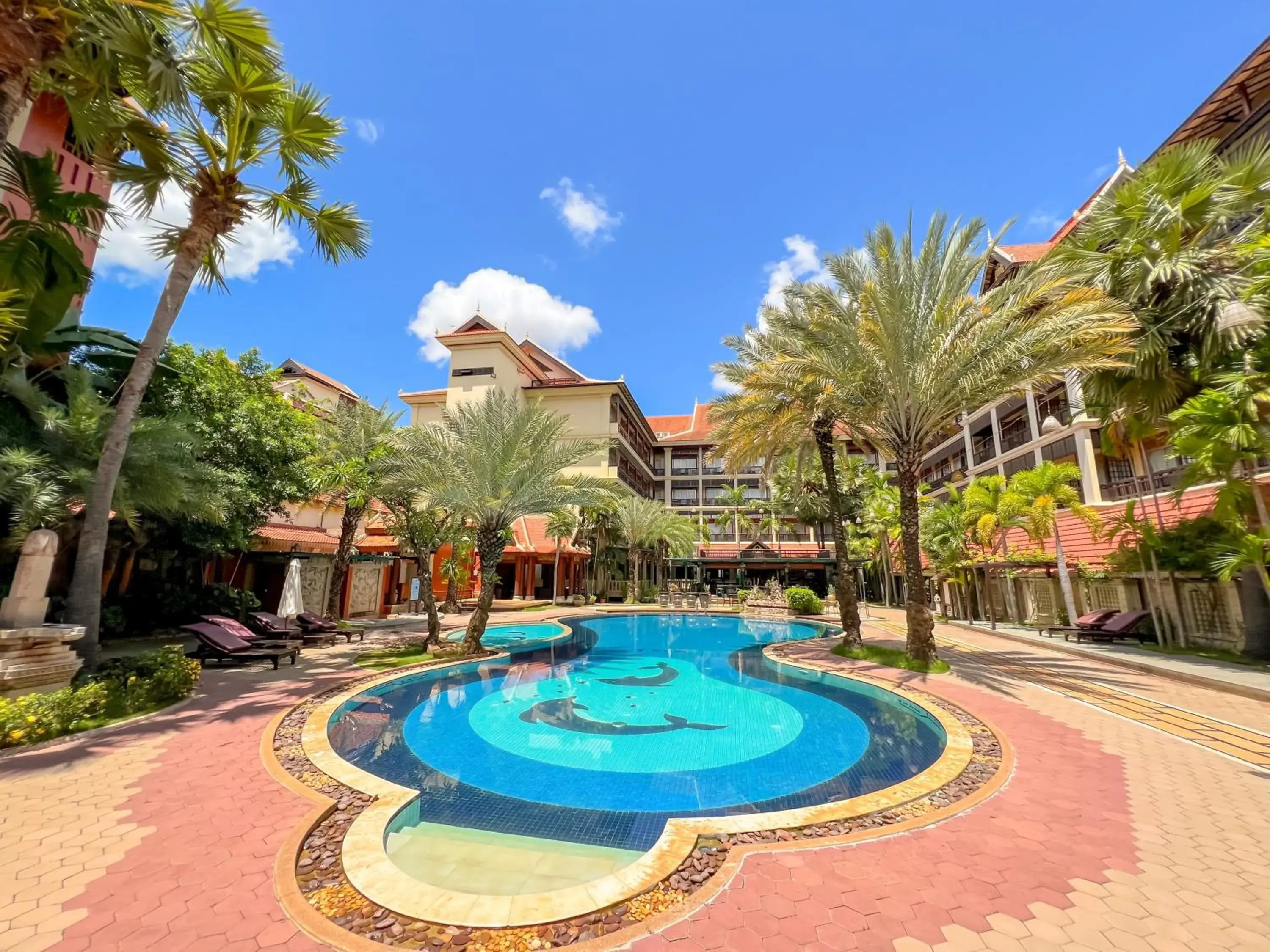 Swimming Pool in Empress Angkor Resort & Spa