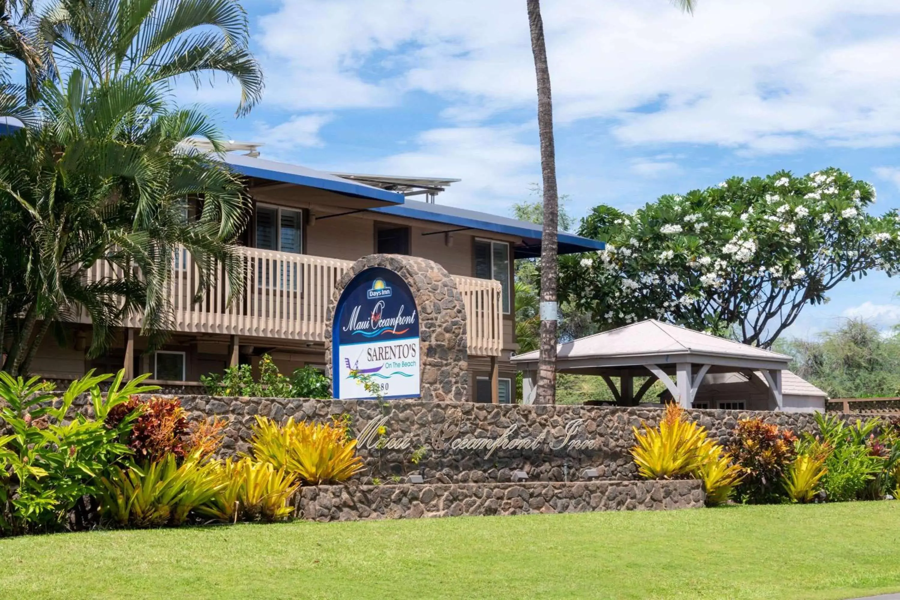 Property Building in Days Inn by Wyndham Maui Oceanfront