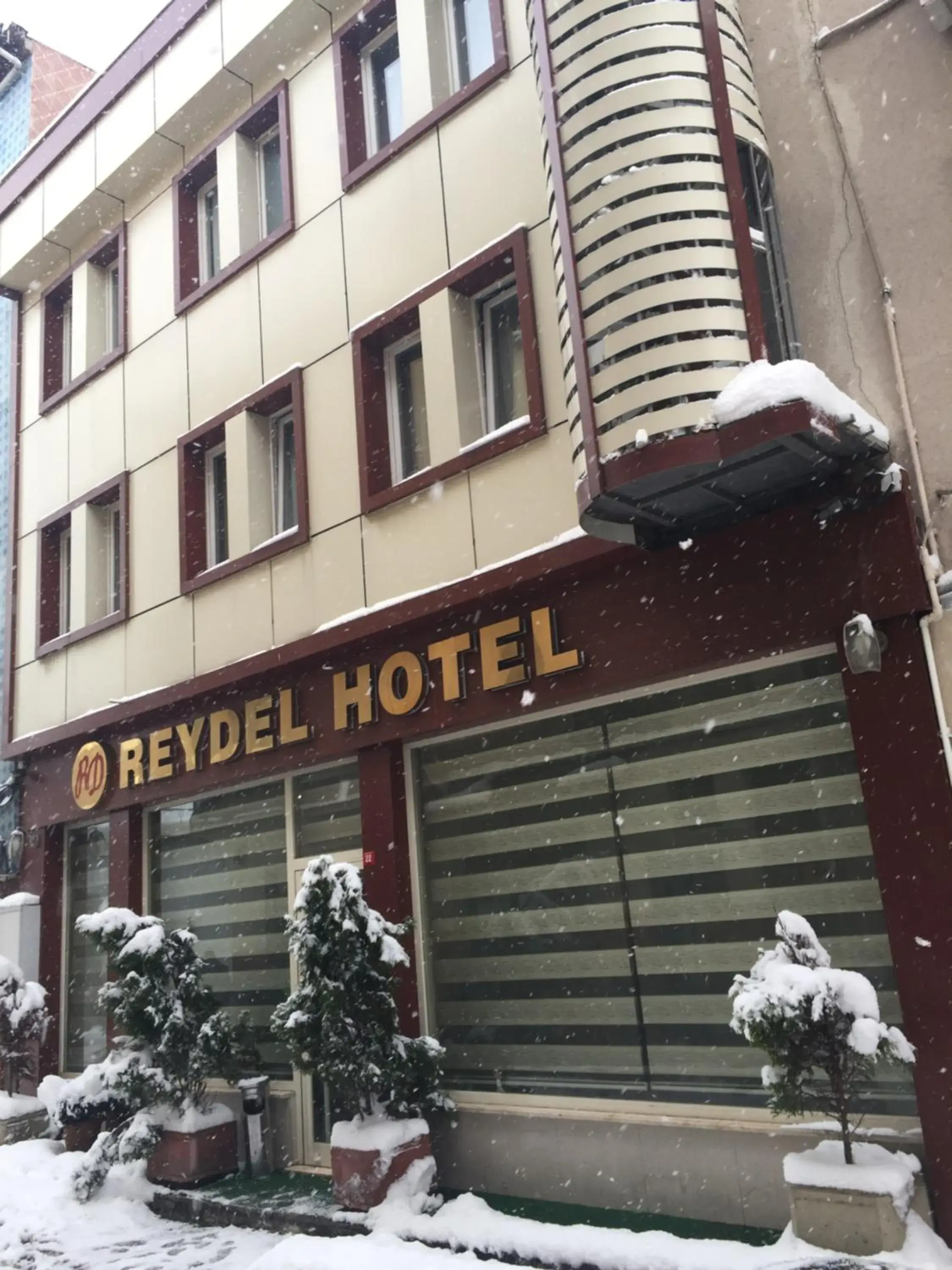 Facade/entrance in Reydel Hotel