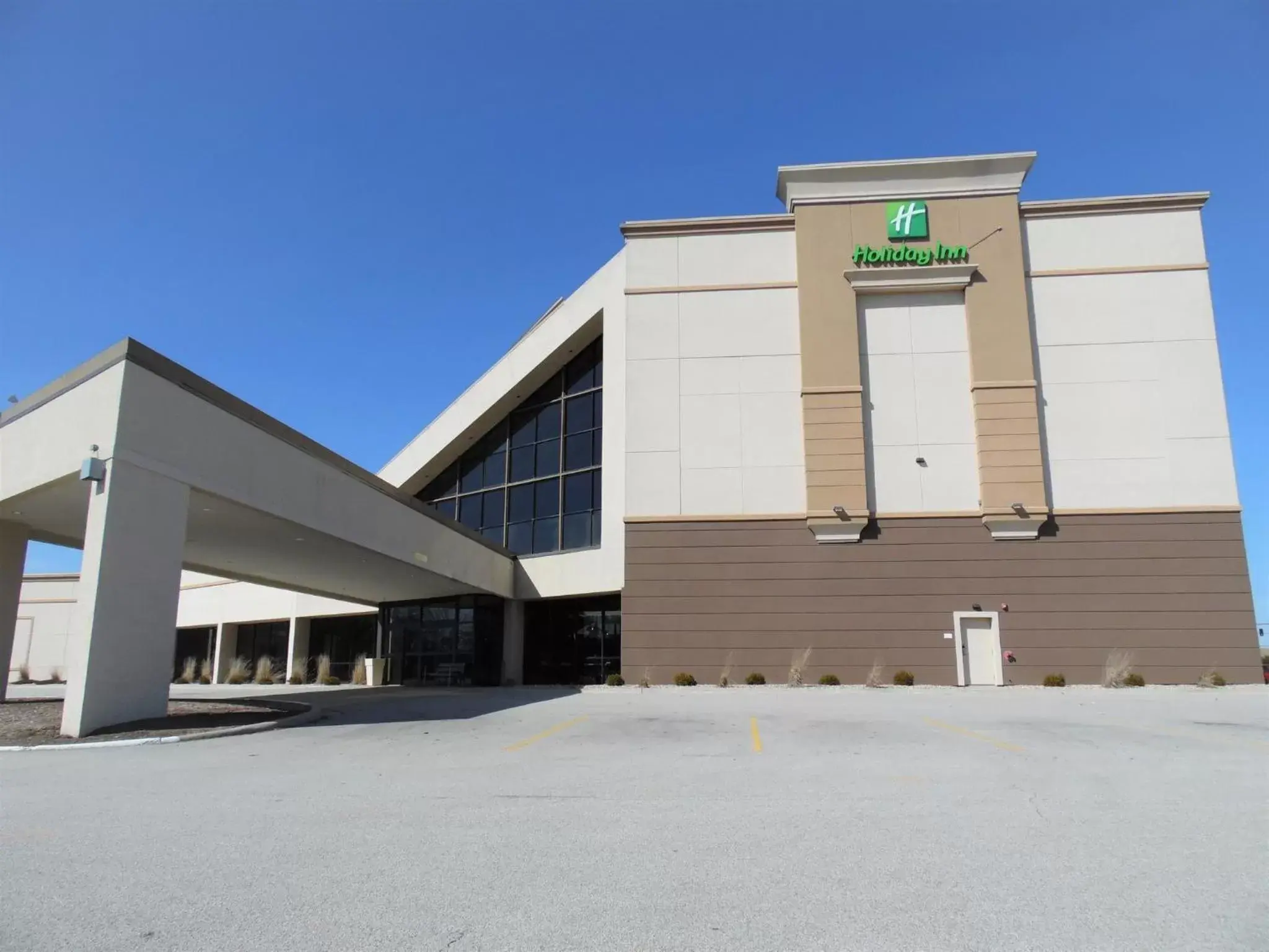 Property Building in Holiday Inn - Bloomington - Normal, an IHG Hotel