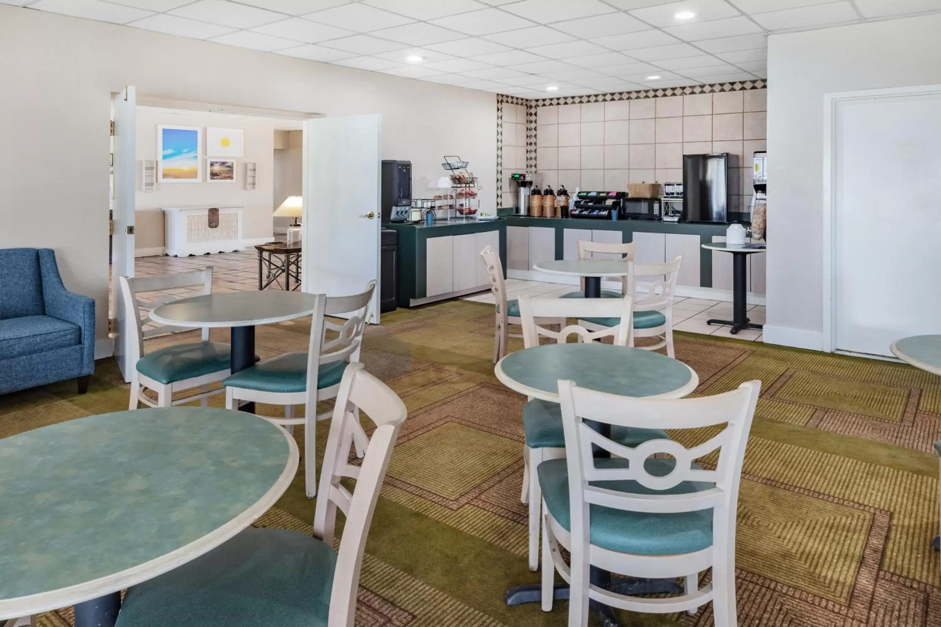 Restaurant/Places to Eat in Days Inn by Wyndham Del Rio