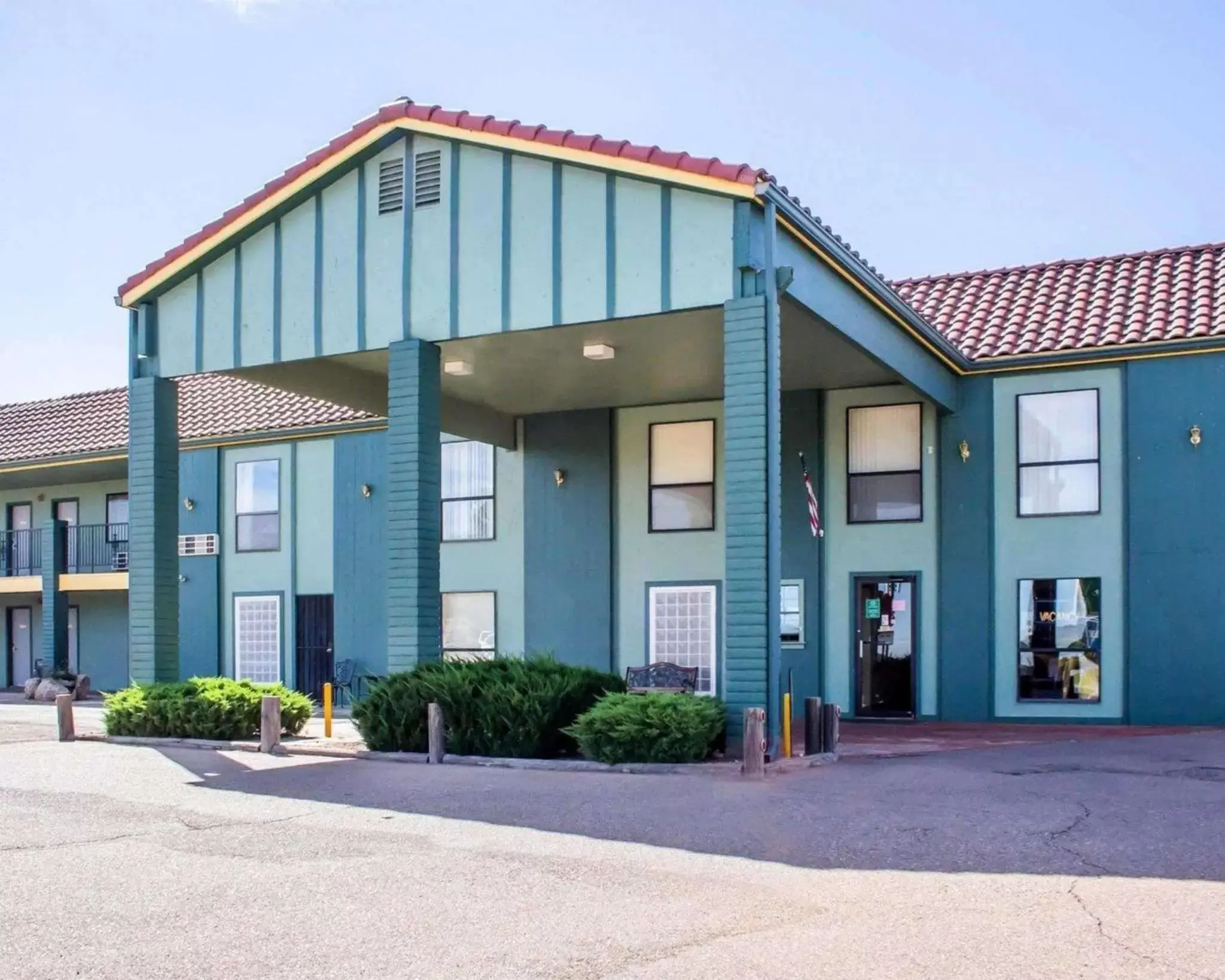 Property Building in Rodeway Inn Silver Creek Inn