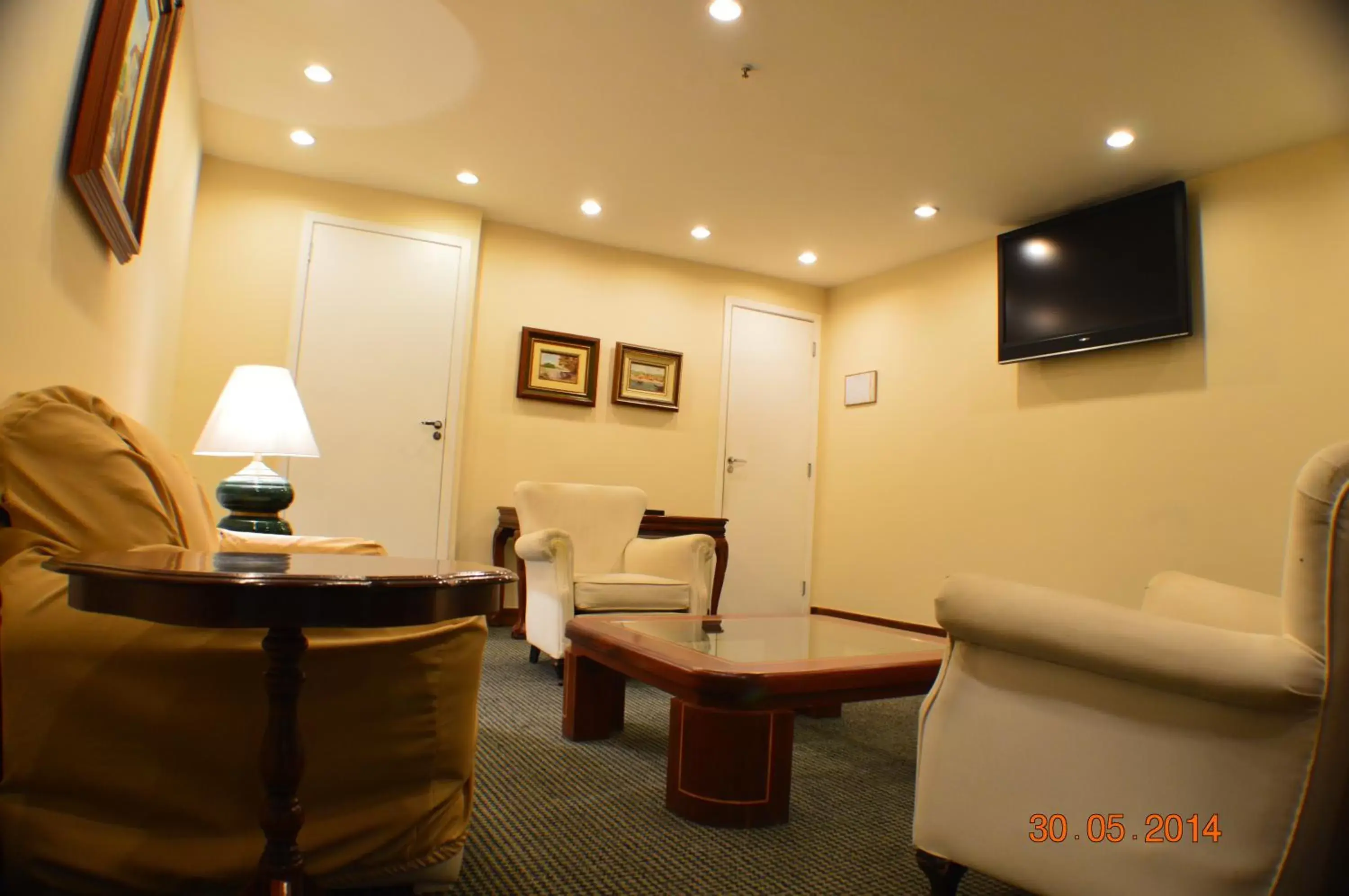 Lobby or reception, TV/Entertainment Center in Hotel Canada