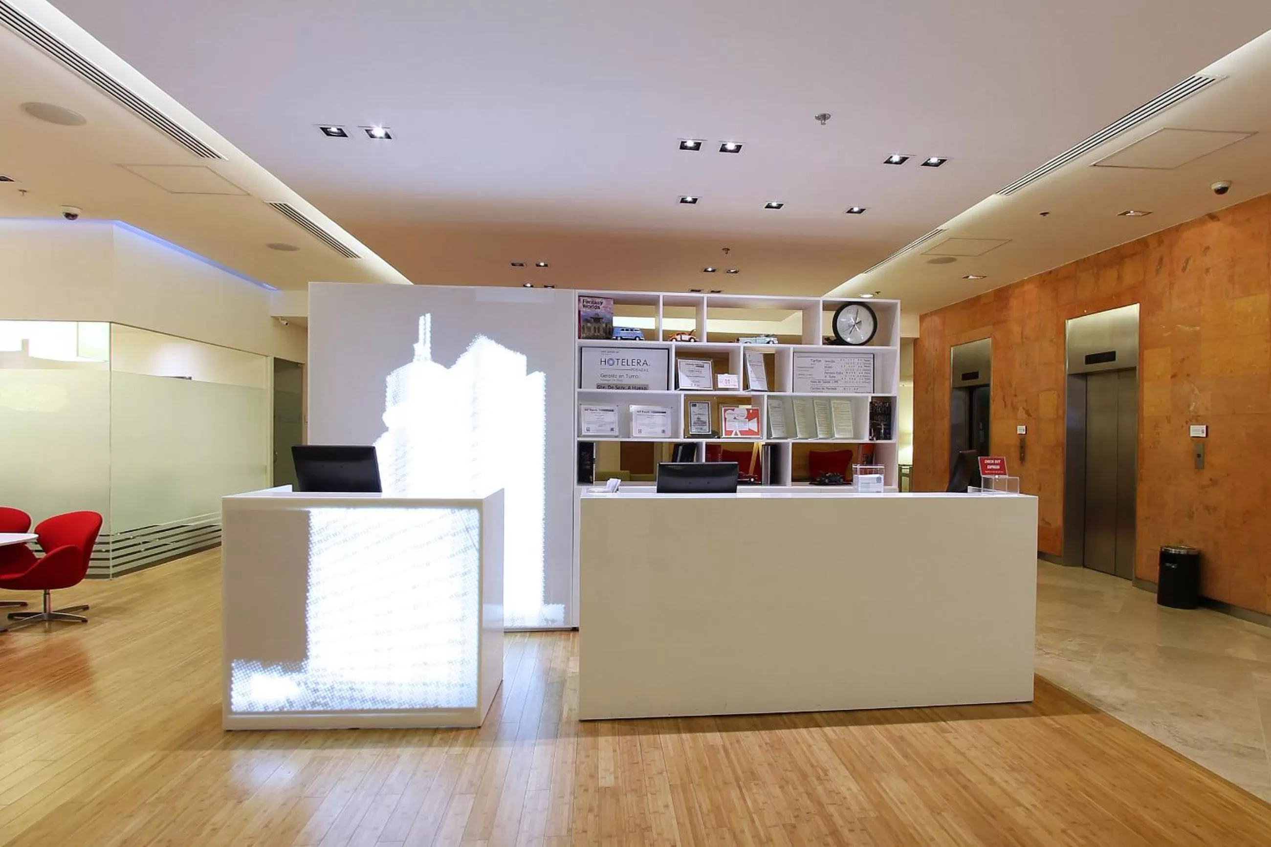 Lobby or reception in Fiesta Inn Insurgentes Viaducto