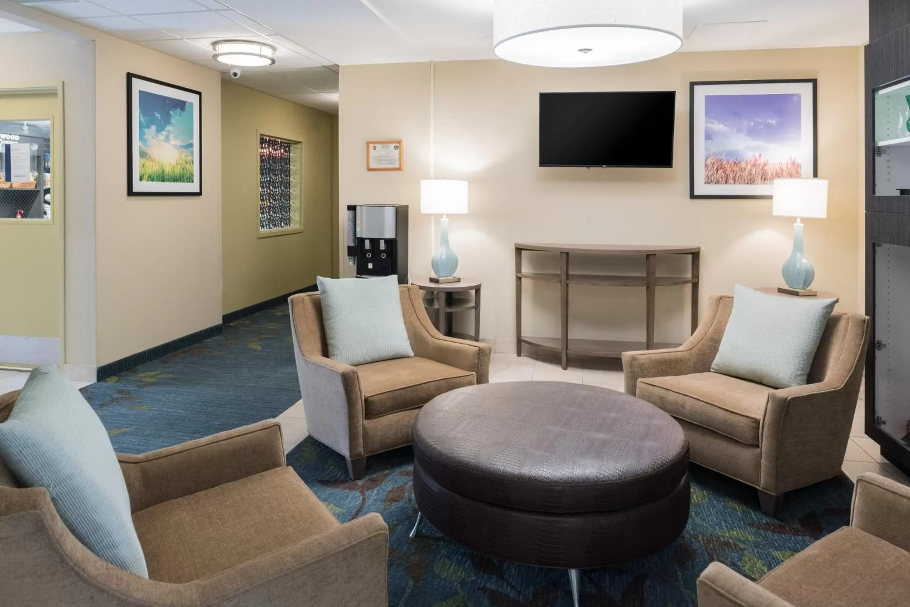 Property building, Seating Area in Candlewood Suites Olympia - Lacey, an IHG Hotel