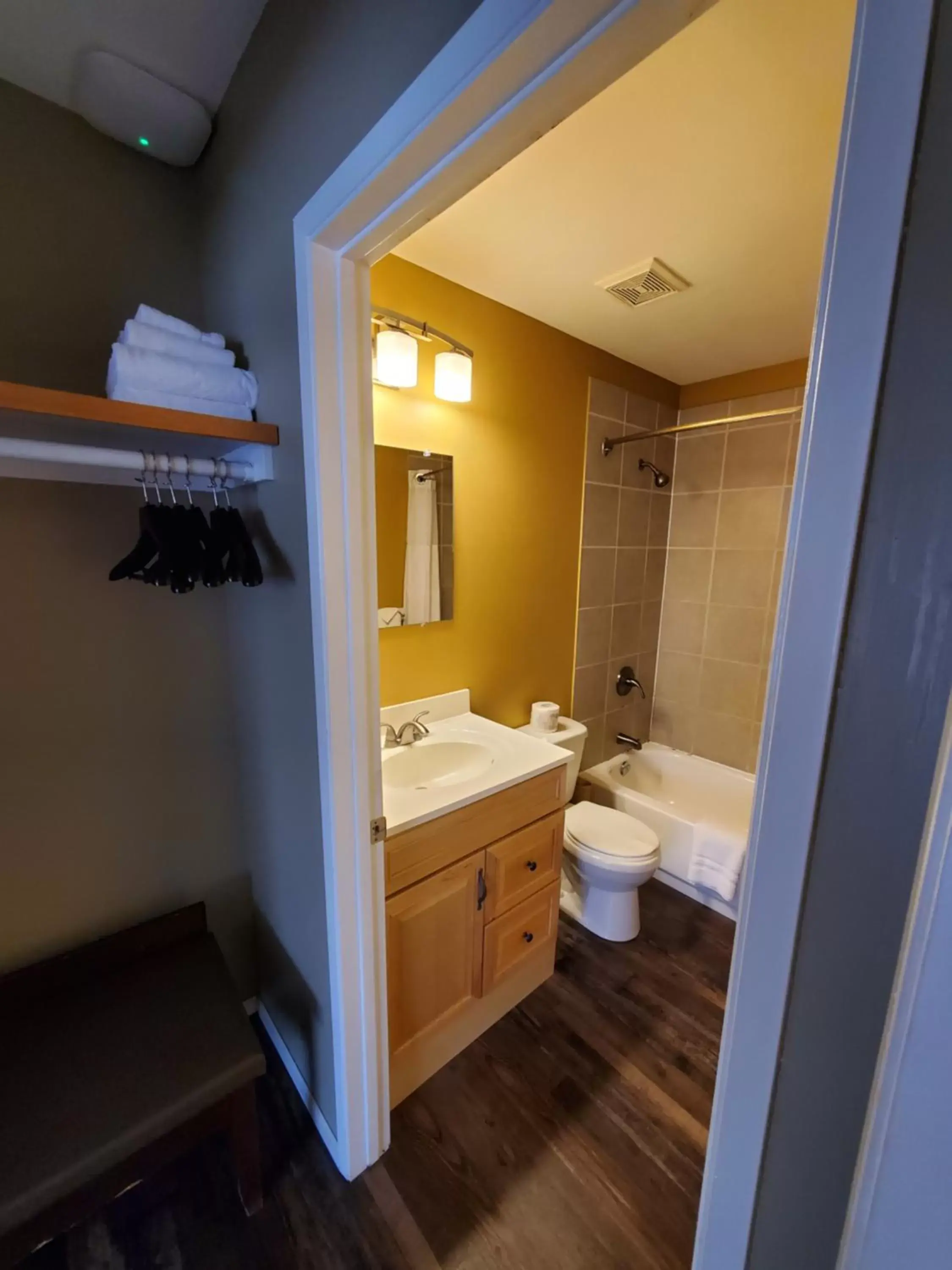 Bathroom in Alpine Inn & Suites