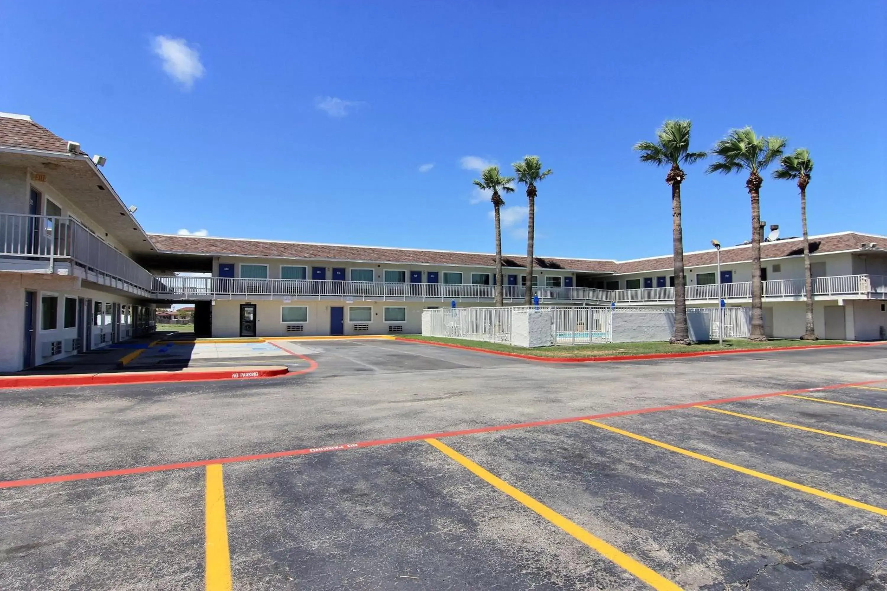 Property Building in Motel 6-Corpus Christi, TX - East - North Padre Island