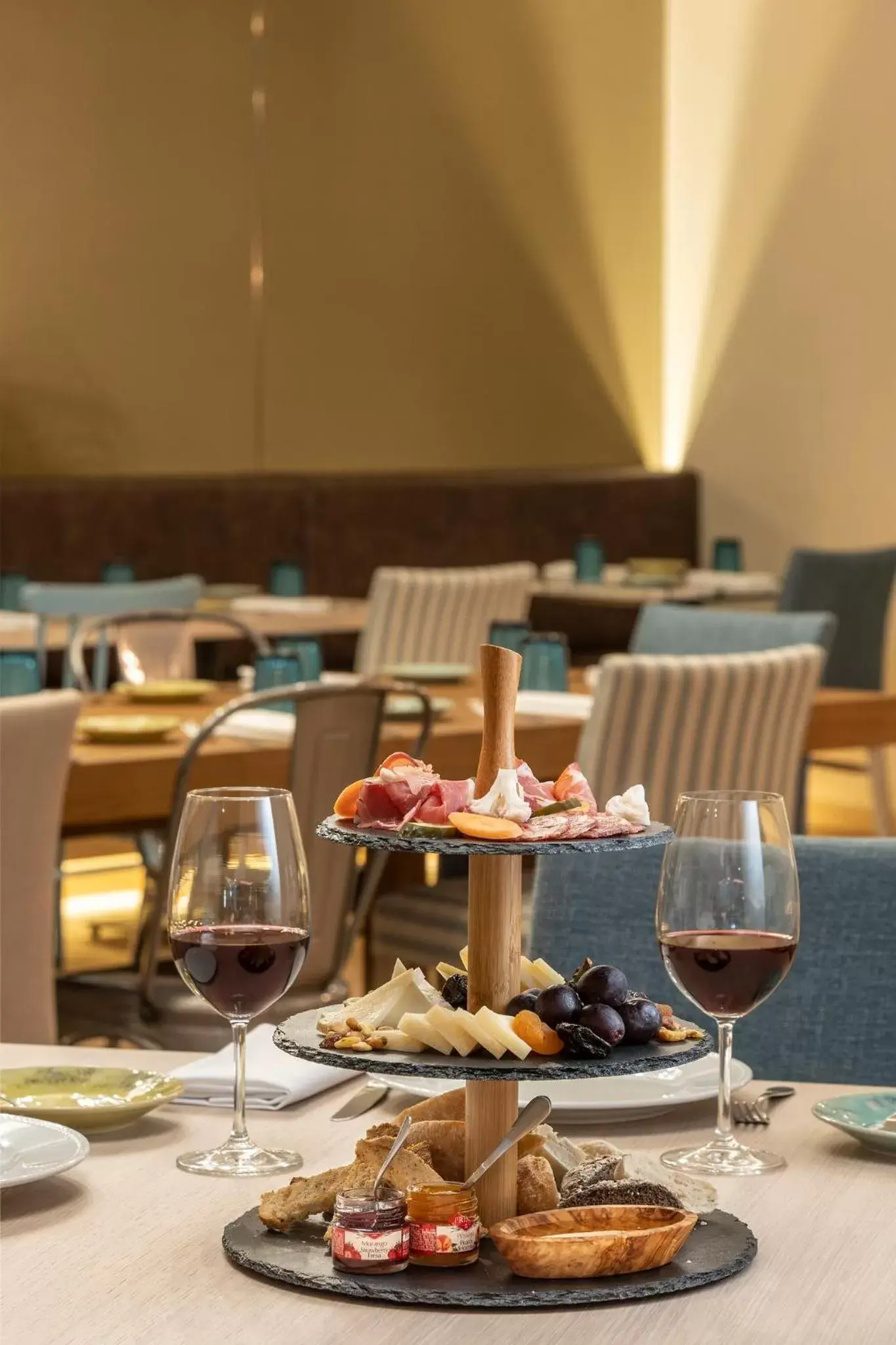 Restaurant/places to eat in Crowne Plaza - Caparica Lisbon Restaurant/places to eat in Crowne Plaza - Caparica Lisbon