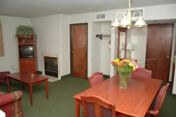 Dining Area in Best Western Newberry Station