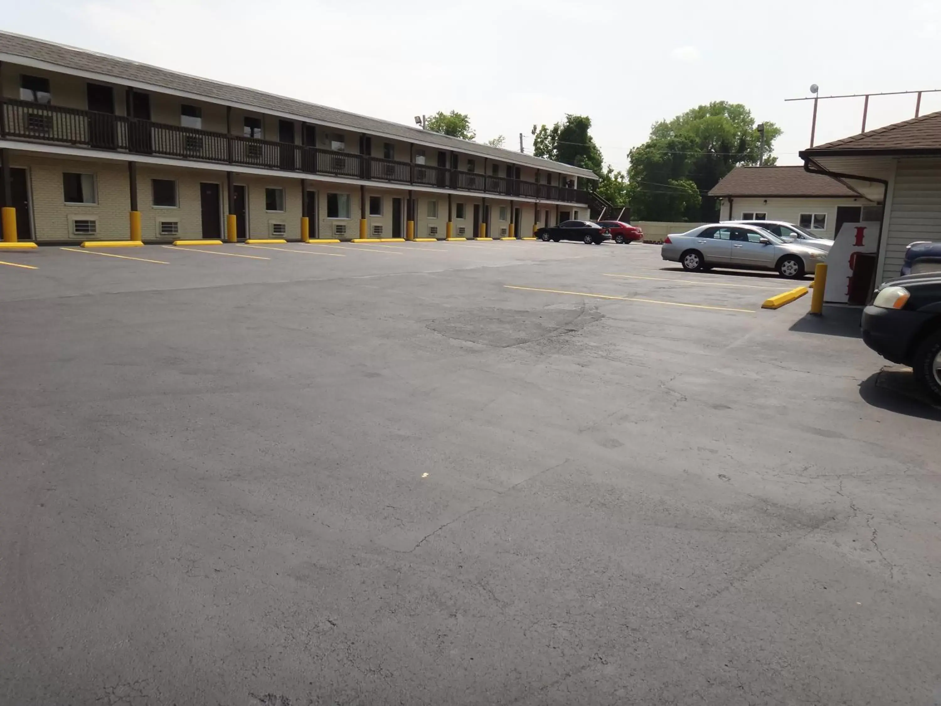 Property Building in Indian Mound Motel