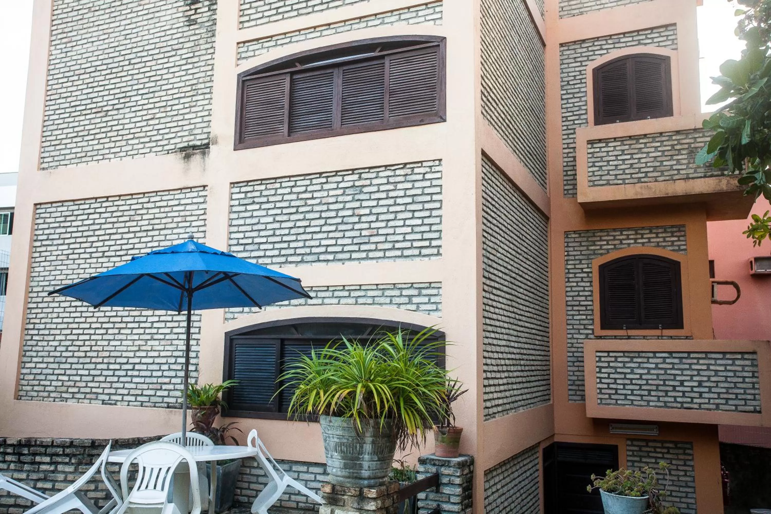 Facade/entrance in Chalet Suisse