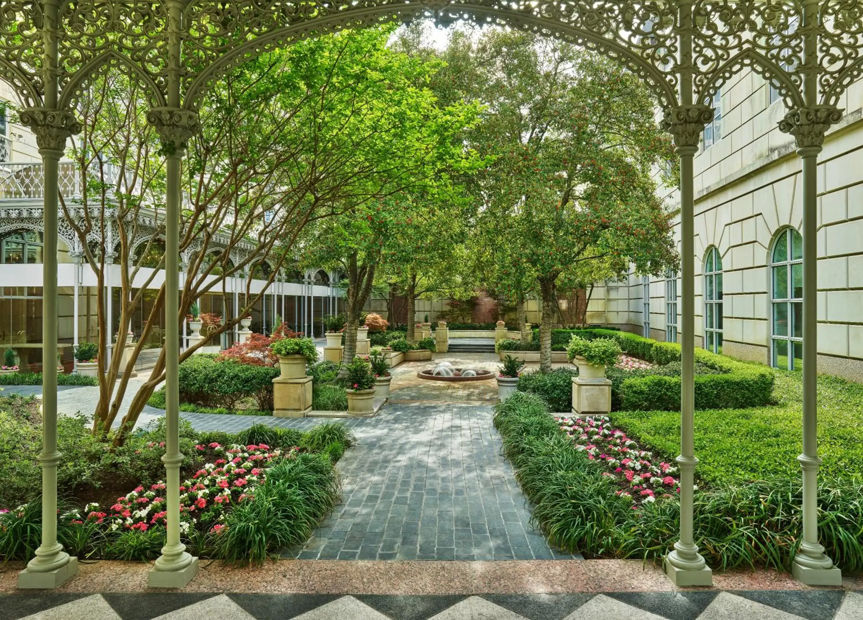 Garden in Hotel Crescent Court