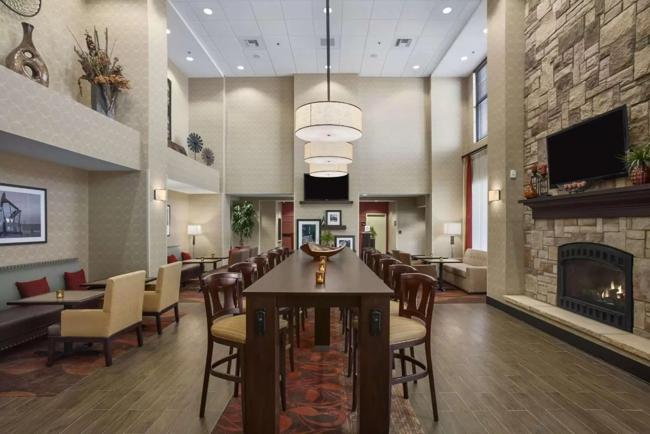 Lobby or reception, Restaurant/Places to Eat in Hampton Inn & Suites Williston