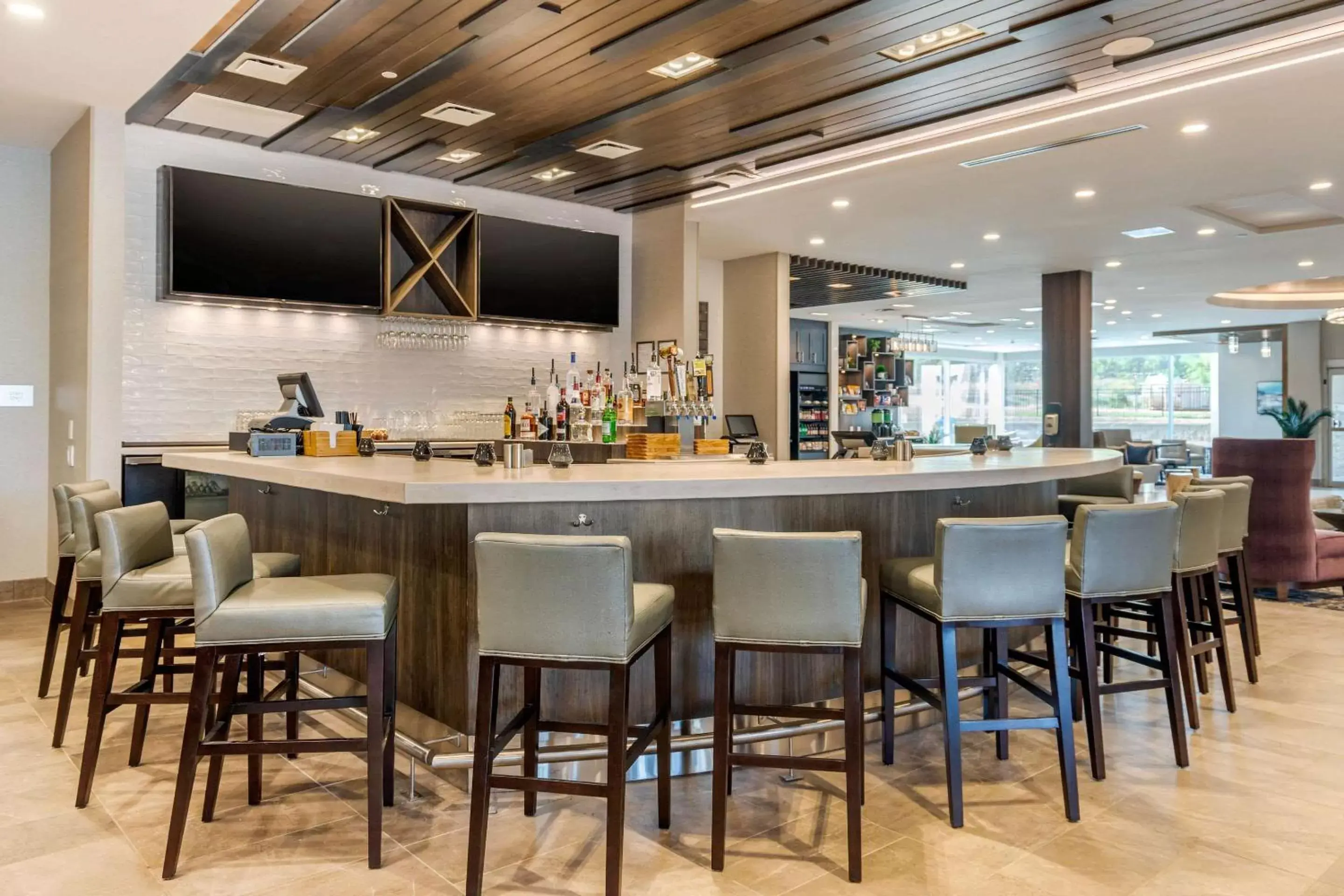 Lounge or bar, Restaurant/Places to Eat in Cambria Hotel Fort Mill