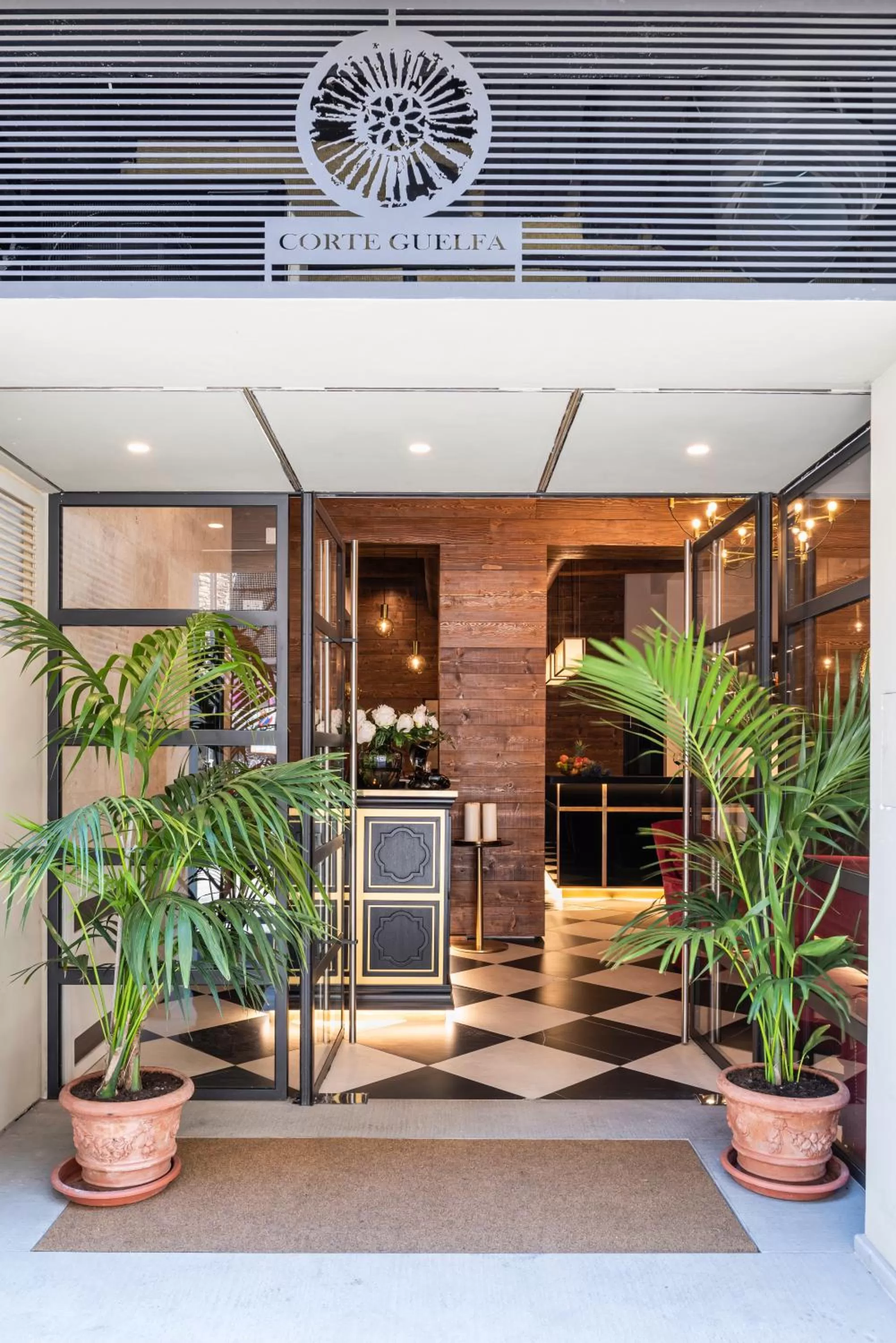 Facade/entrance in Corte Guelfa