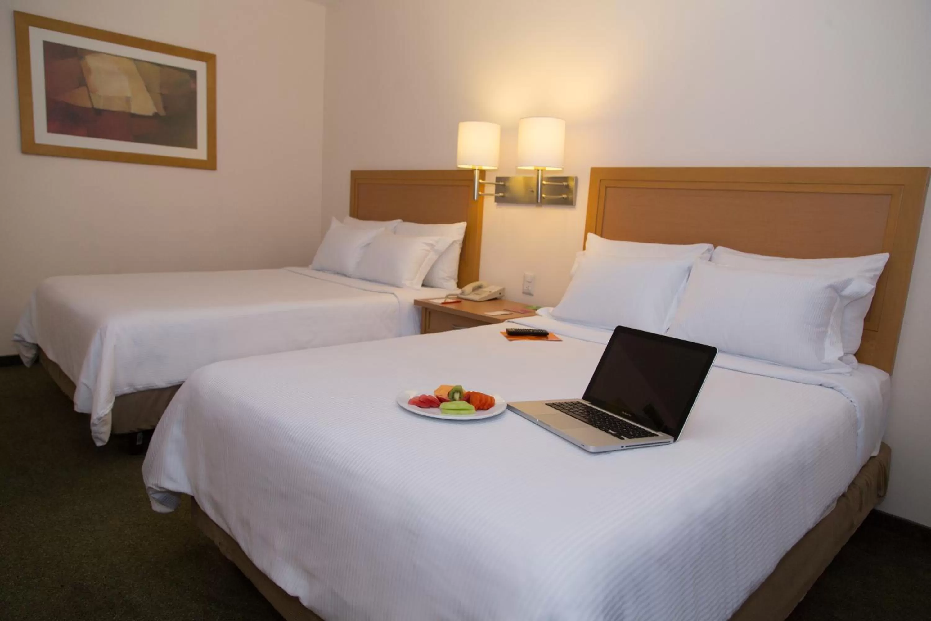 Property building, Bed in Fiesta Inn Ecatepec