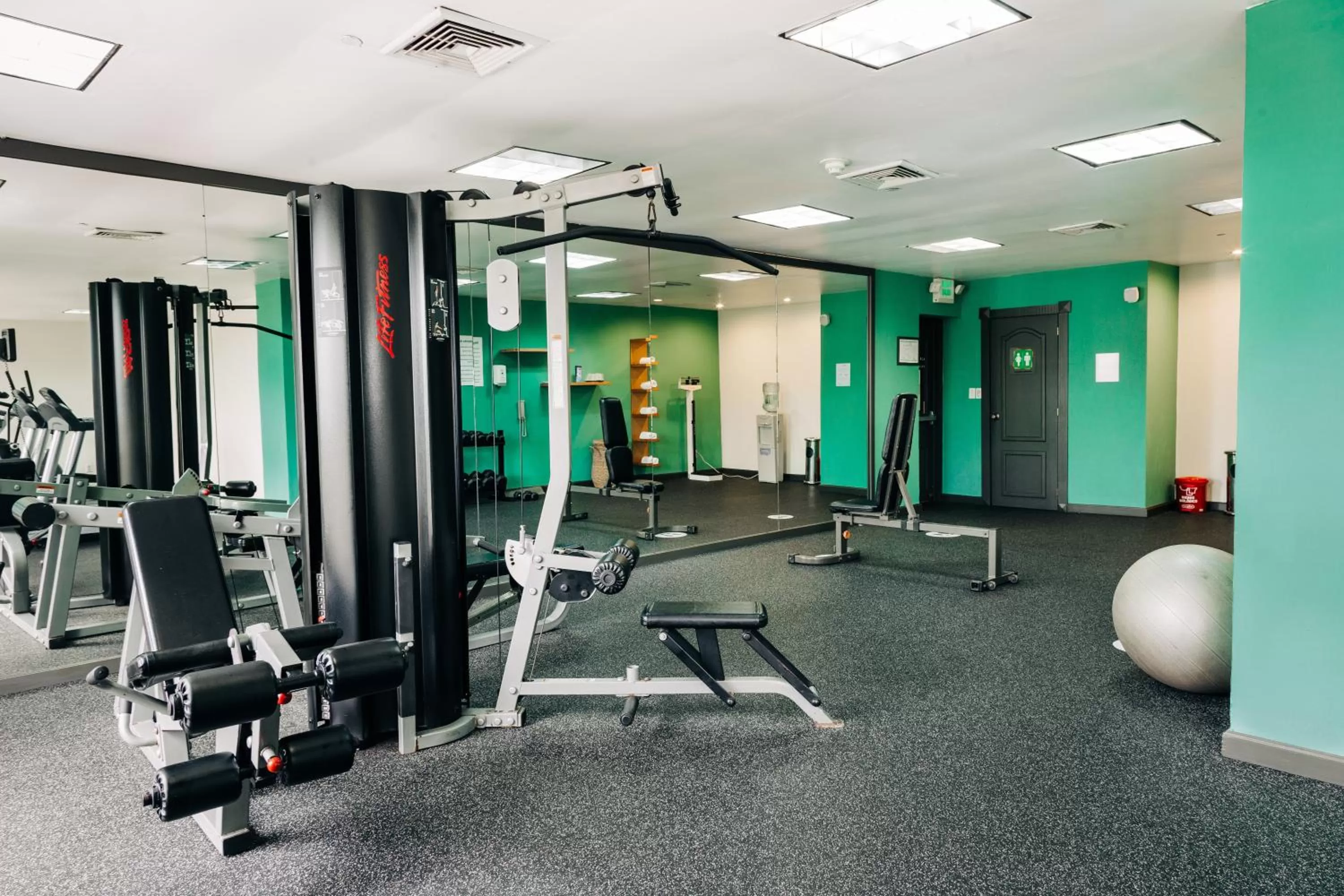 Fitness centre/facilities in Holiday Inn San Salvador by IHG