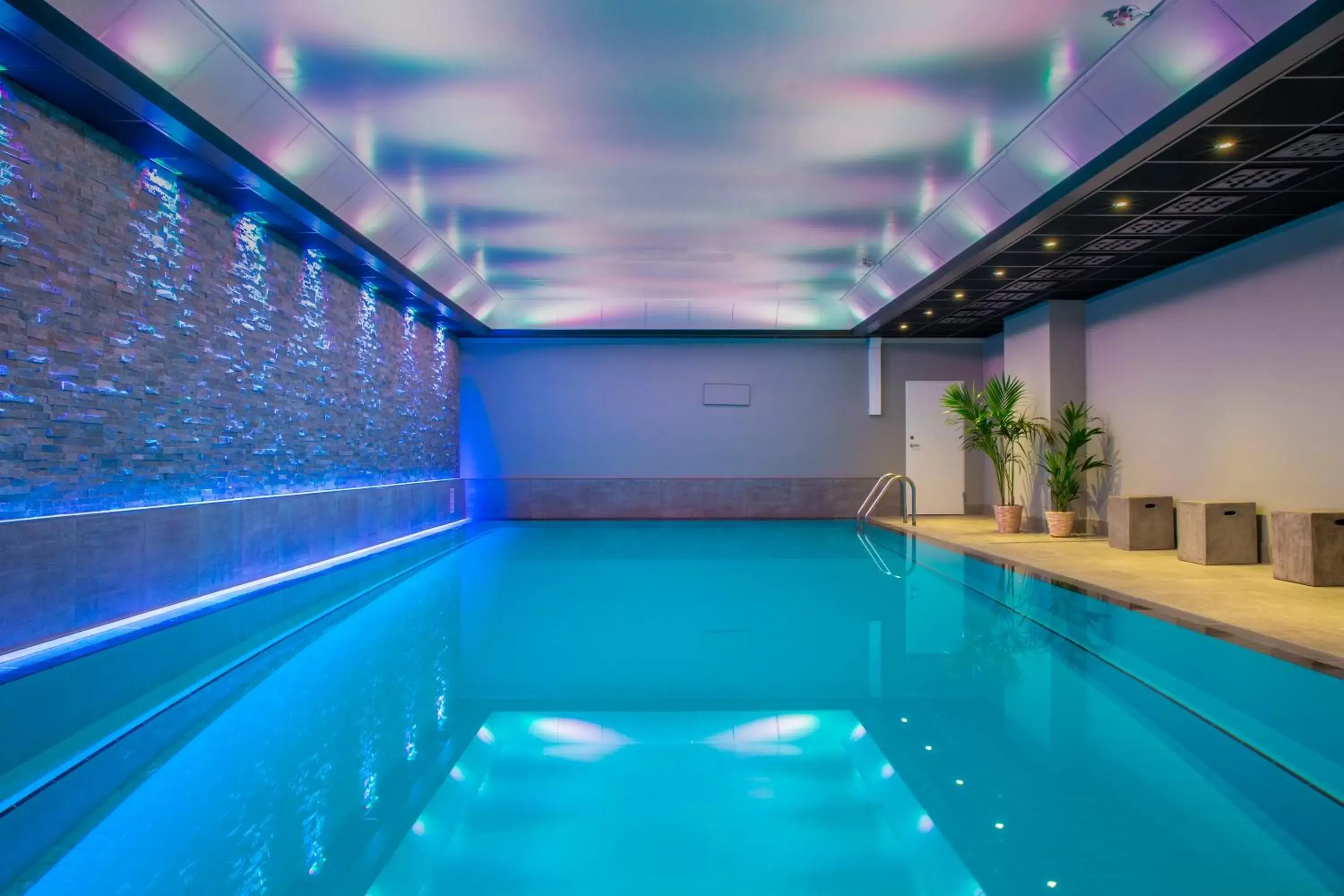 , Swimming Pool in Radisson Blu Scandinavia Hotel, Oslo