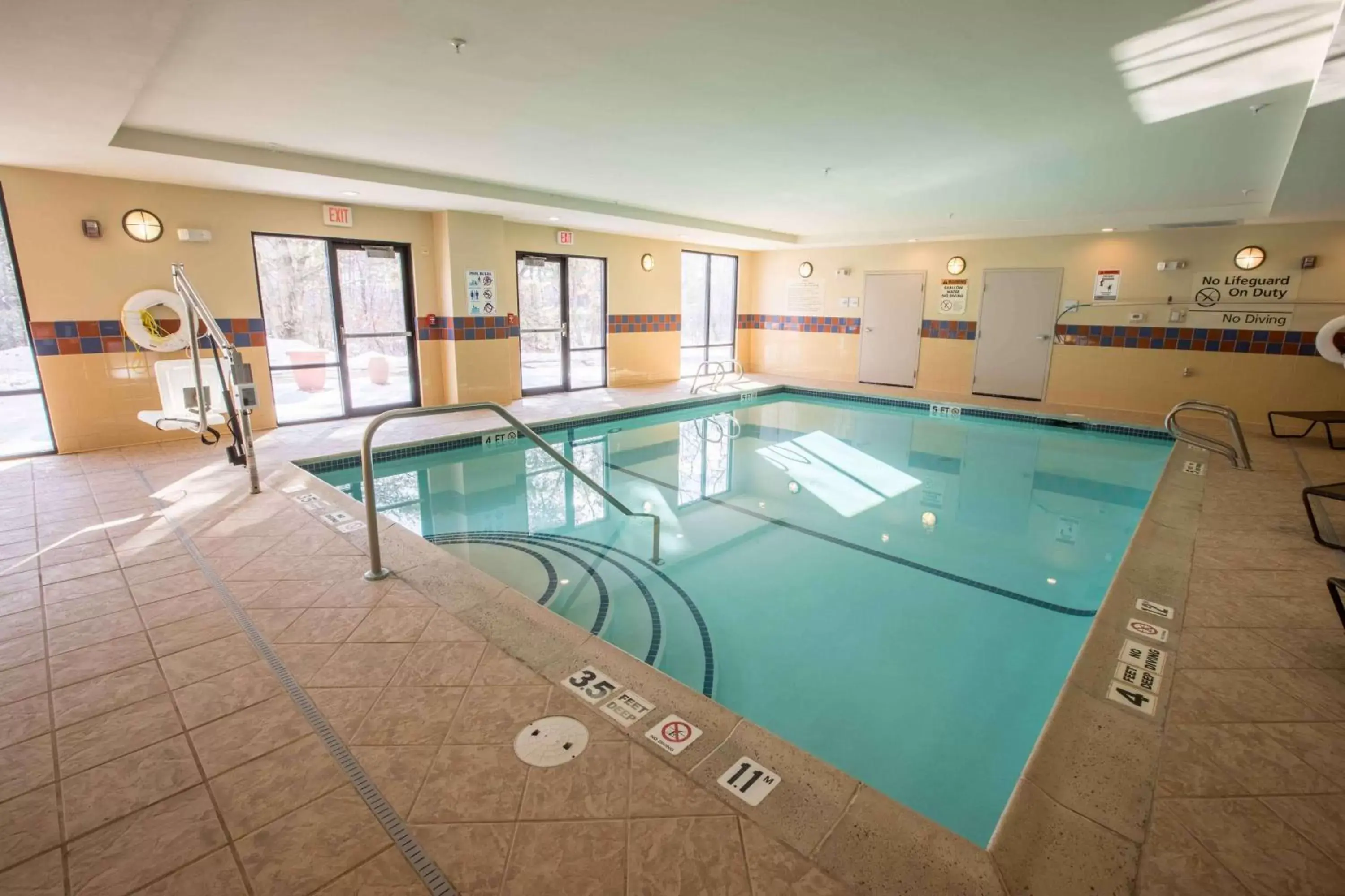 Pool view, Swimming Pool in Hampton Inn & Suites Tilton