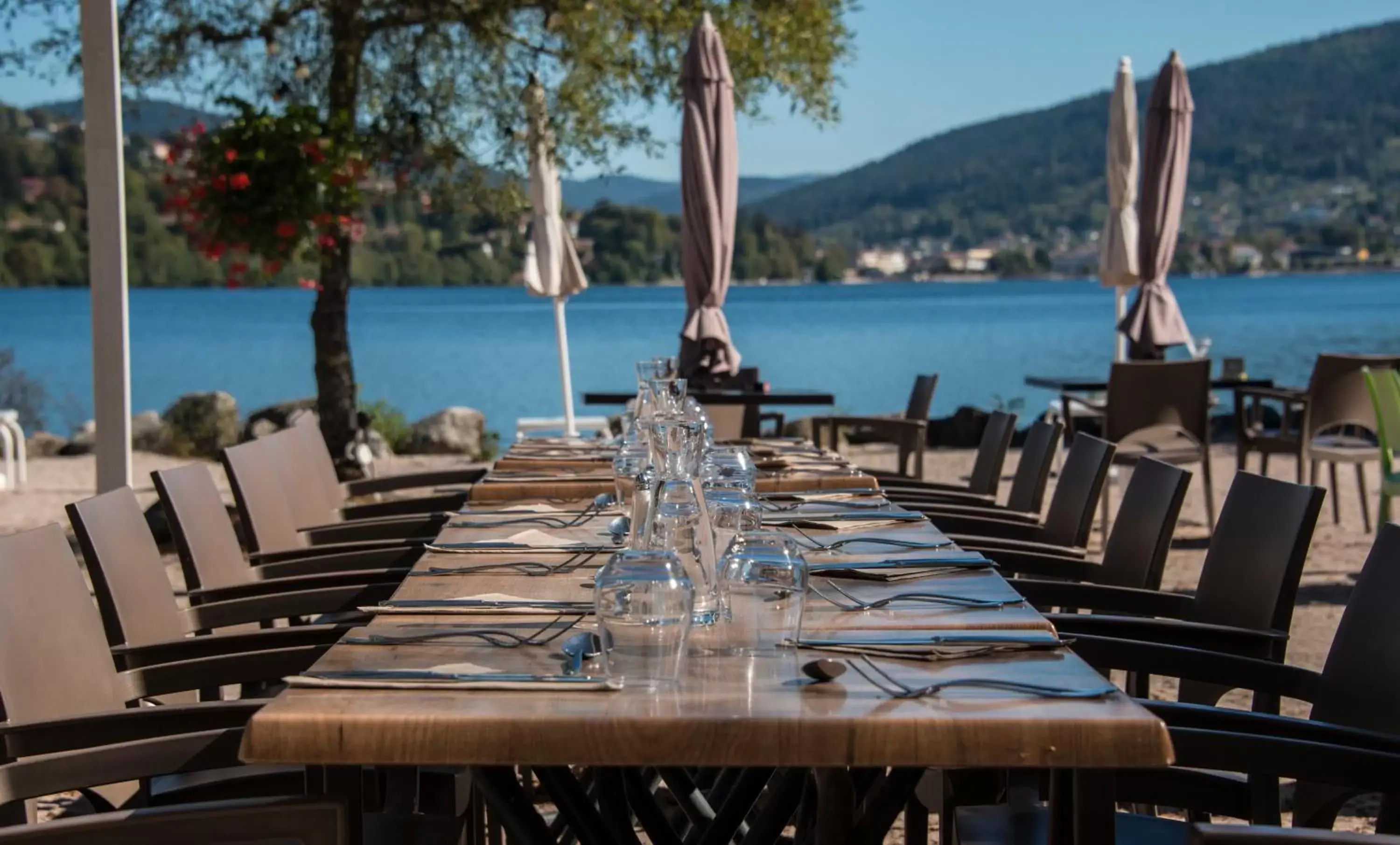 Restaurant/Places to Eat in Appart'Hôtel LIDO au bord de l'eau