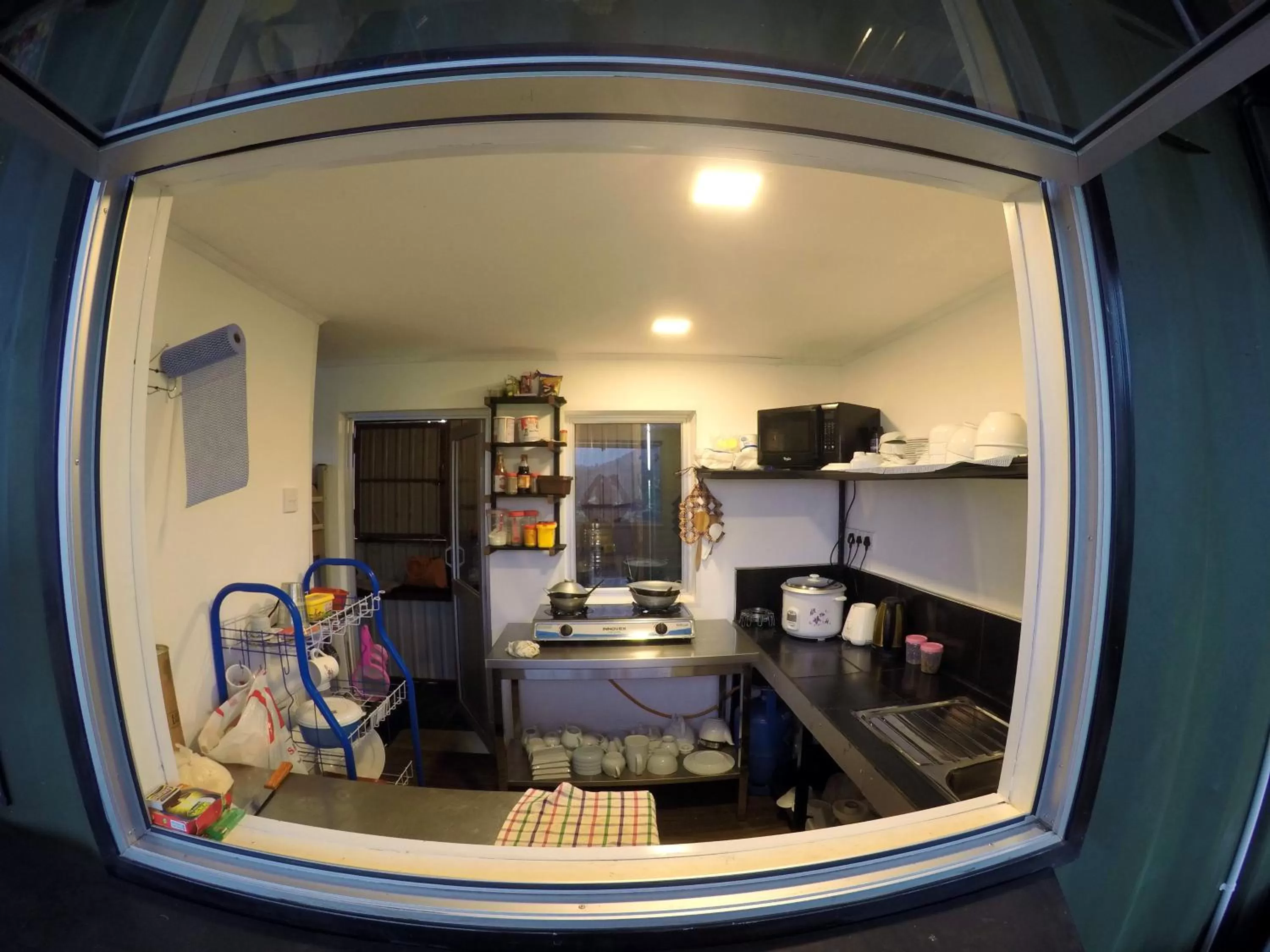 Communal kitchen in Box on clouds