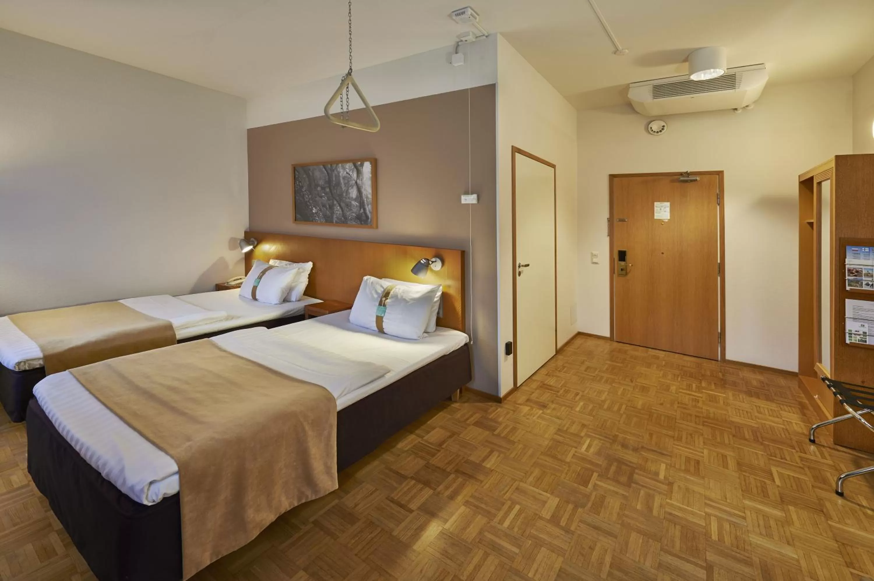 Photo of the whole room, Bed in Holiday Inn Helsinki-Vantaa Airport by IHG