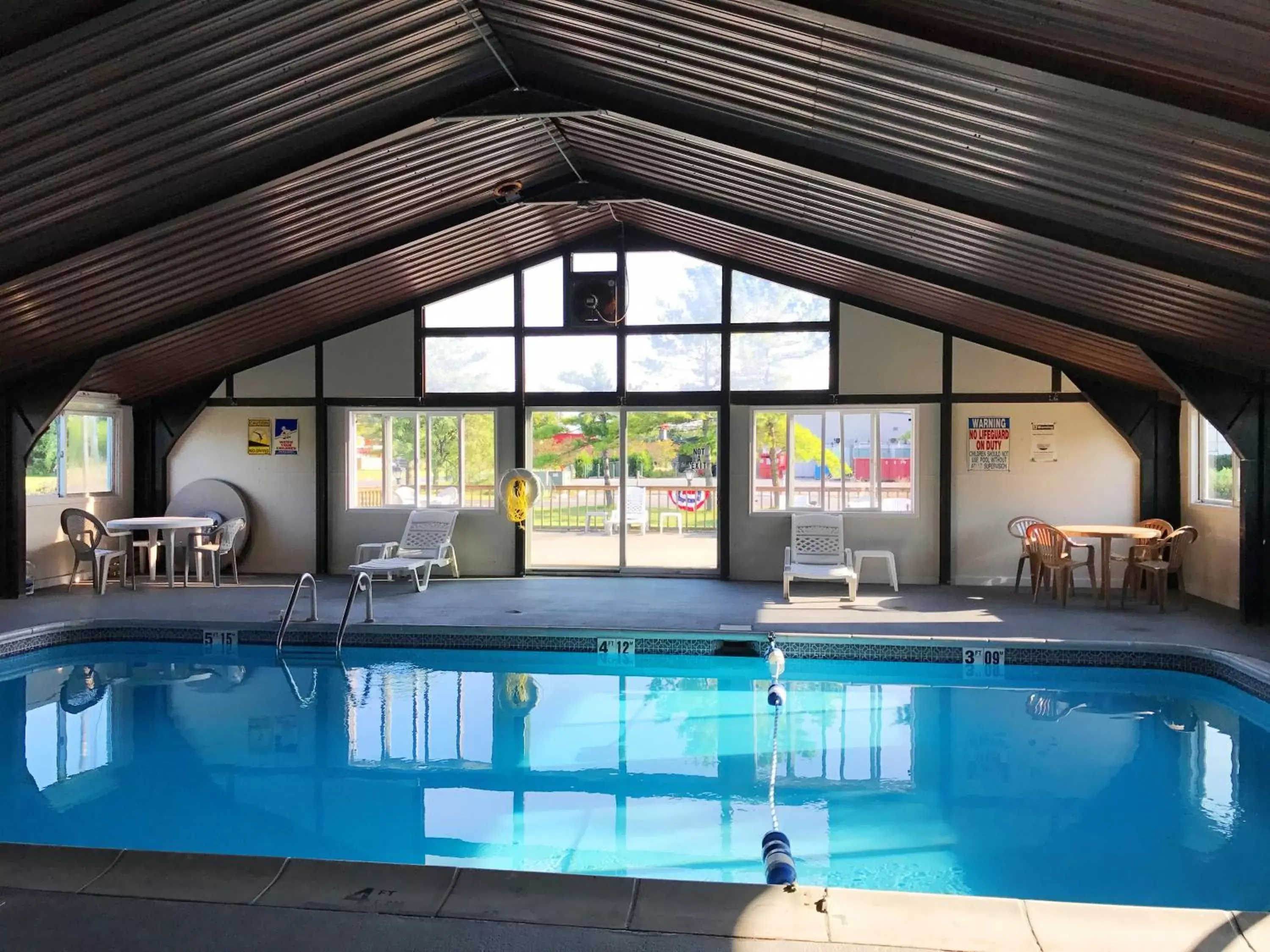 Sports, Swimming Pool in Adirondack Efficiencies