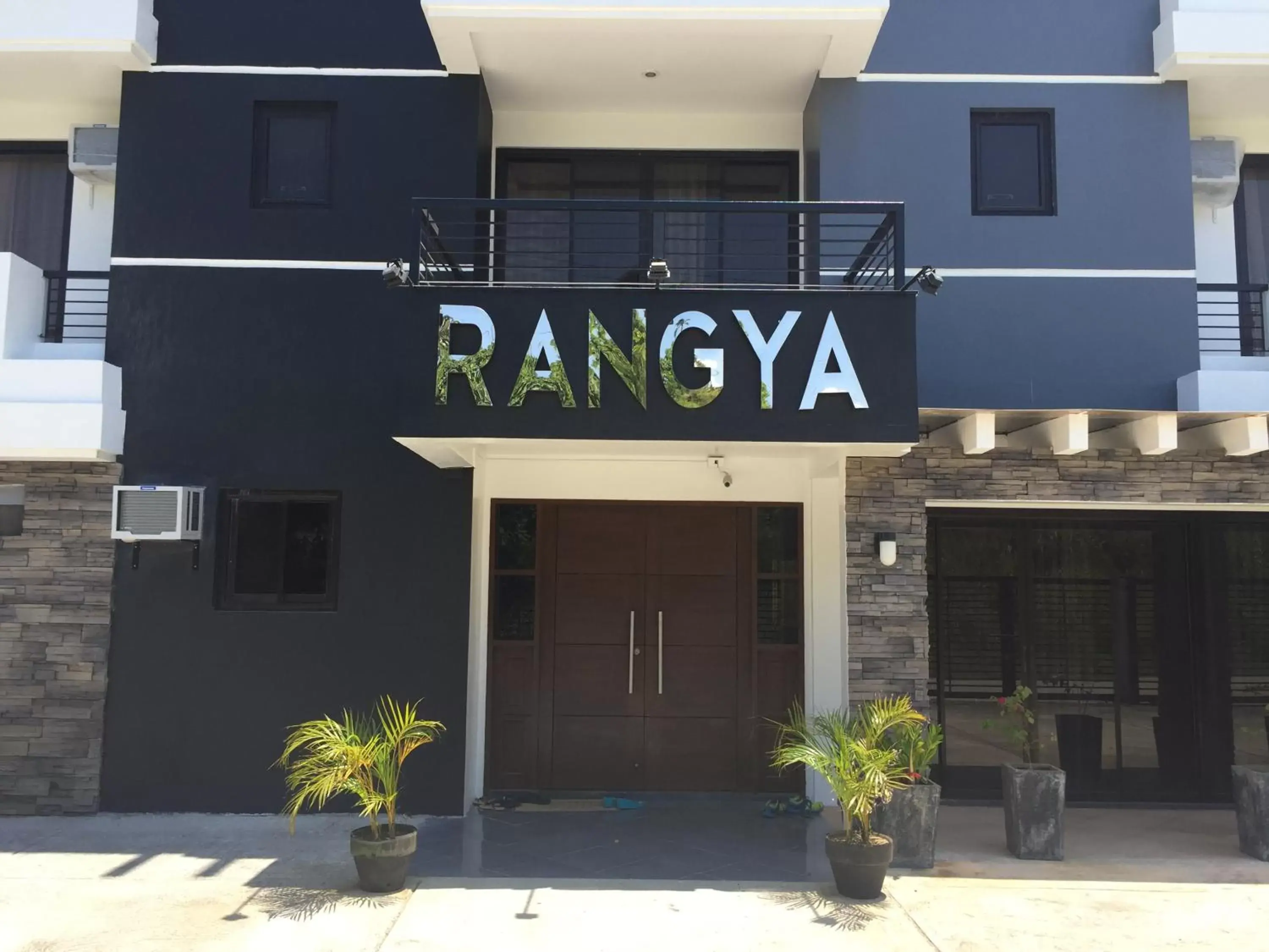 Facade/entrance in Rangya Hotel Facade/entrance in Rangya Hotel