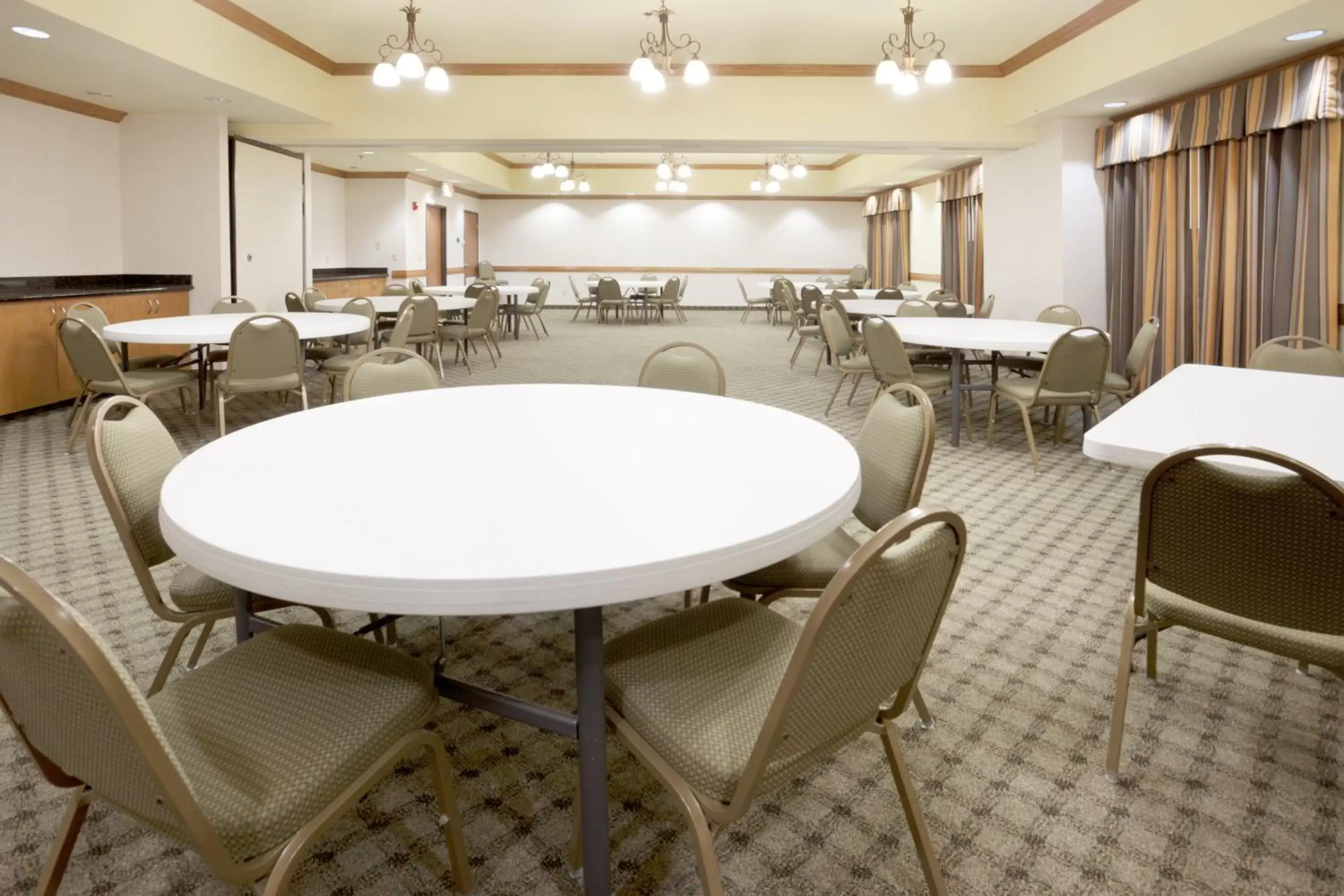 Meeting/conference room in Holiday Inn Express Hotel & Suites Zapata, an IHG Hotel