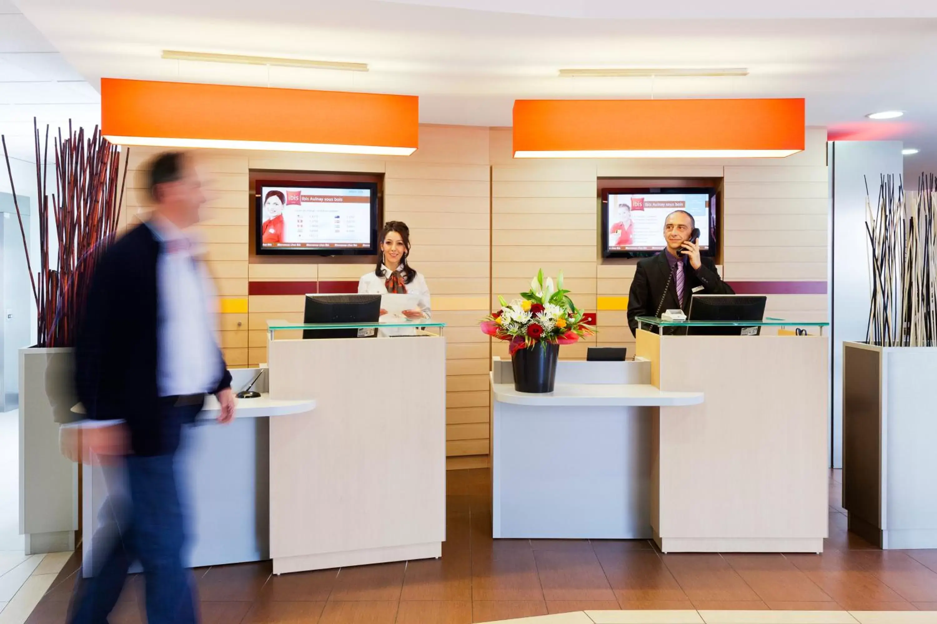 Lobby or reception in ibis Aulnay Paris Nord Expo Lobby or reception in ibis Aulnay Paris Nord Expo
