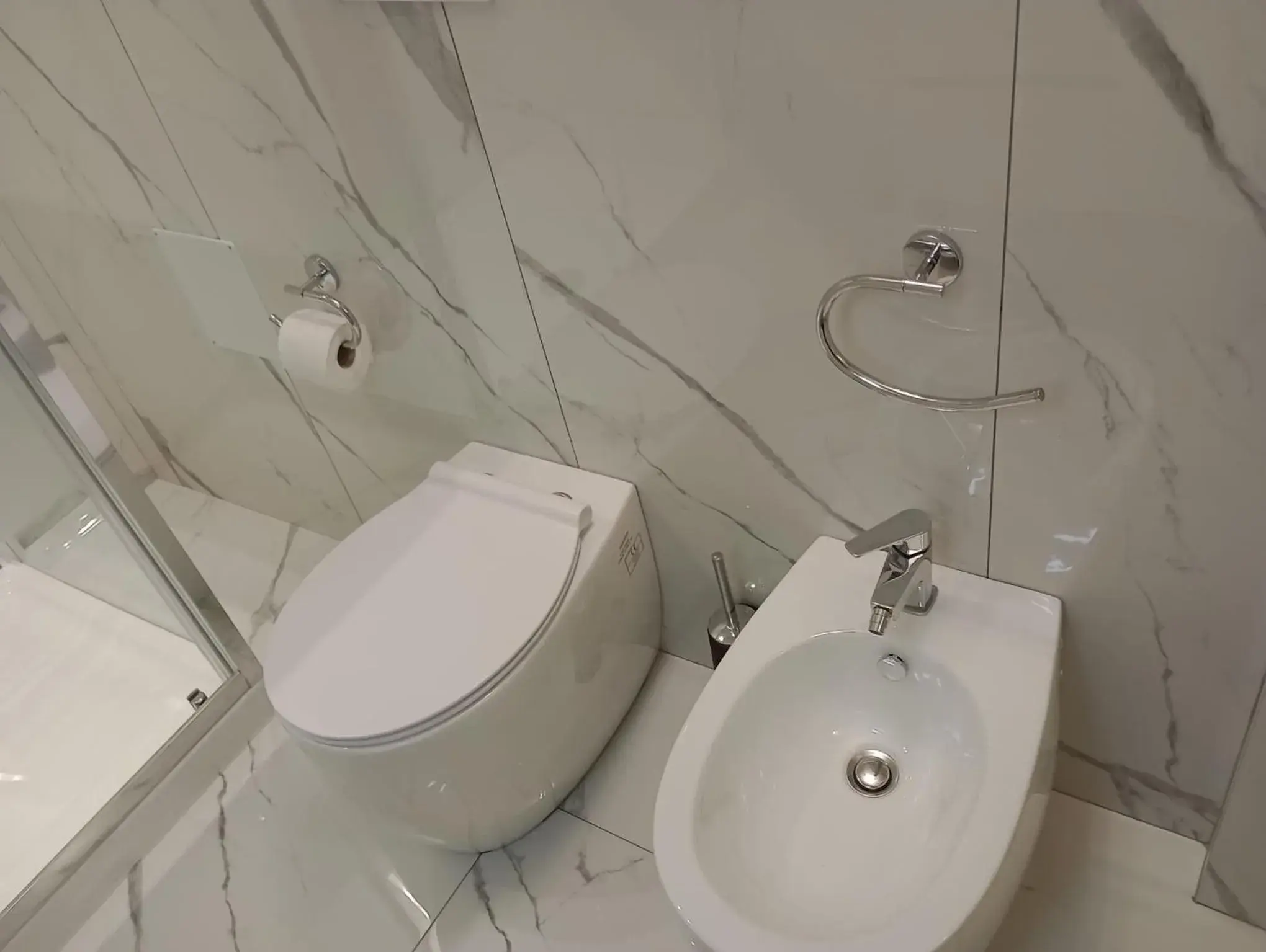 Toilet, Bathroom in Hotel Centrale Europa