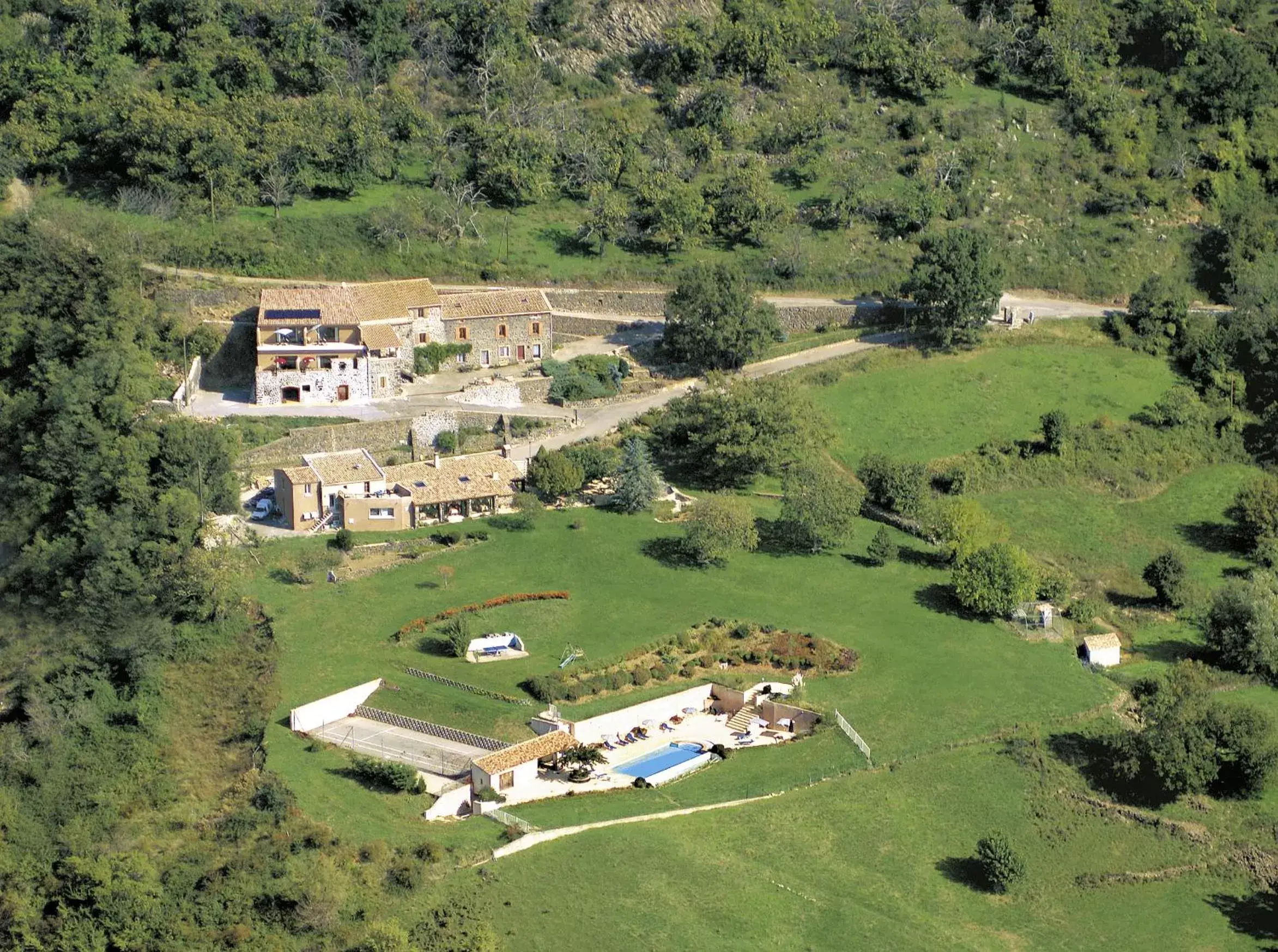 Bird's eye view, Bird's-eye View in Logis Hôtel-restaurant La Mère Biquette