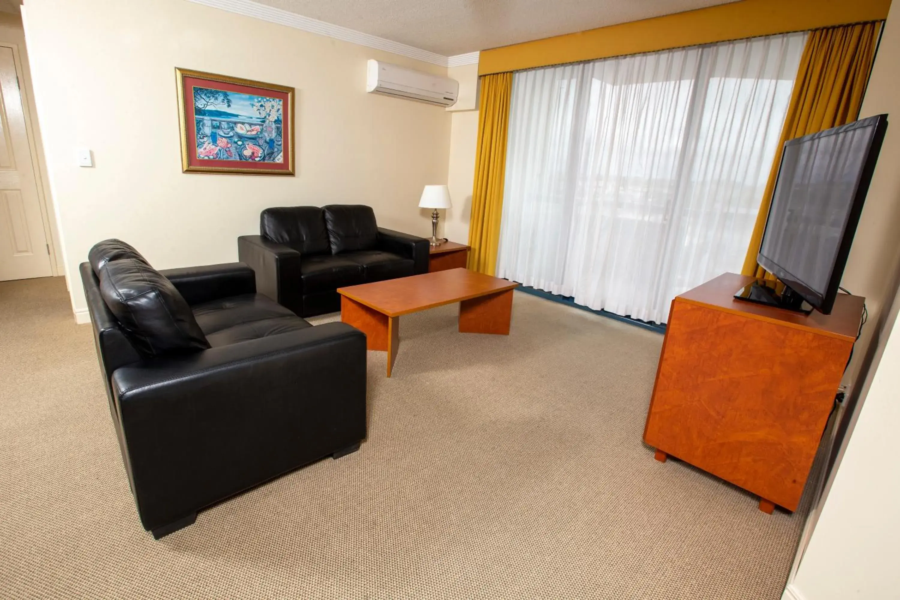 Family, Seating Area in Springwood Tower Apartment Hotel