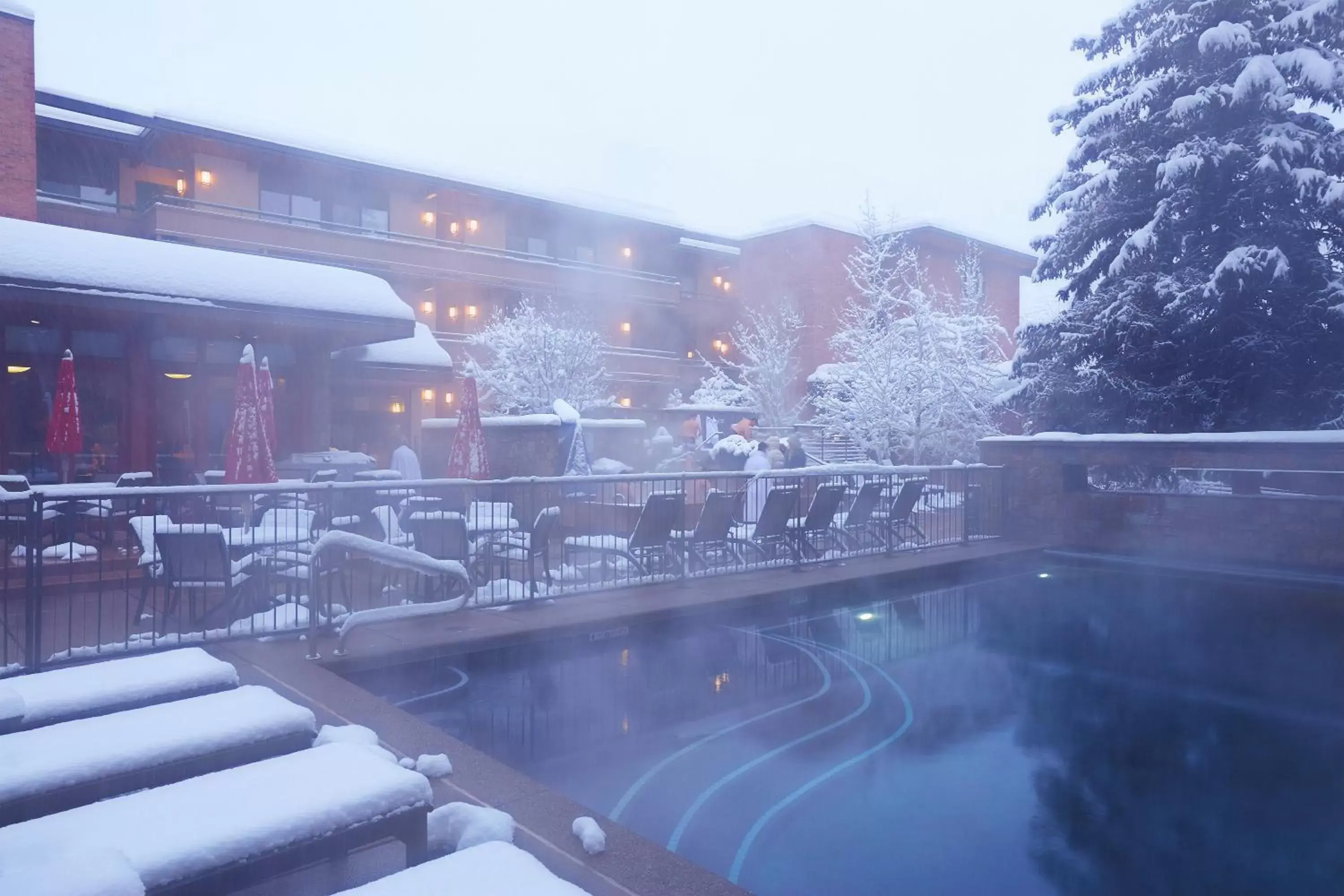 Winter, Swimming Pool in Aspen Square Condominium Hotel