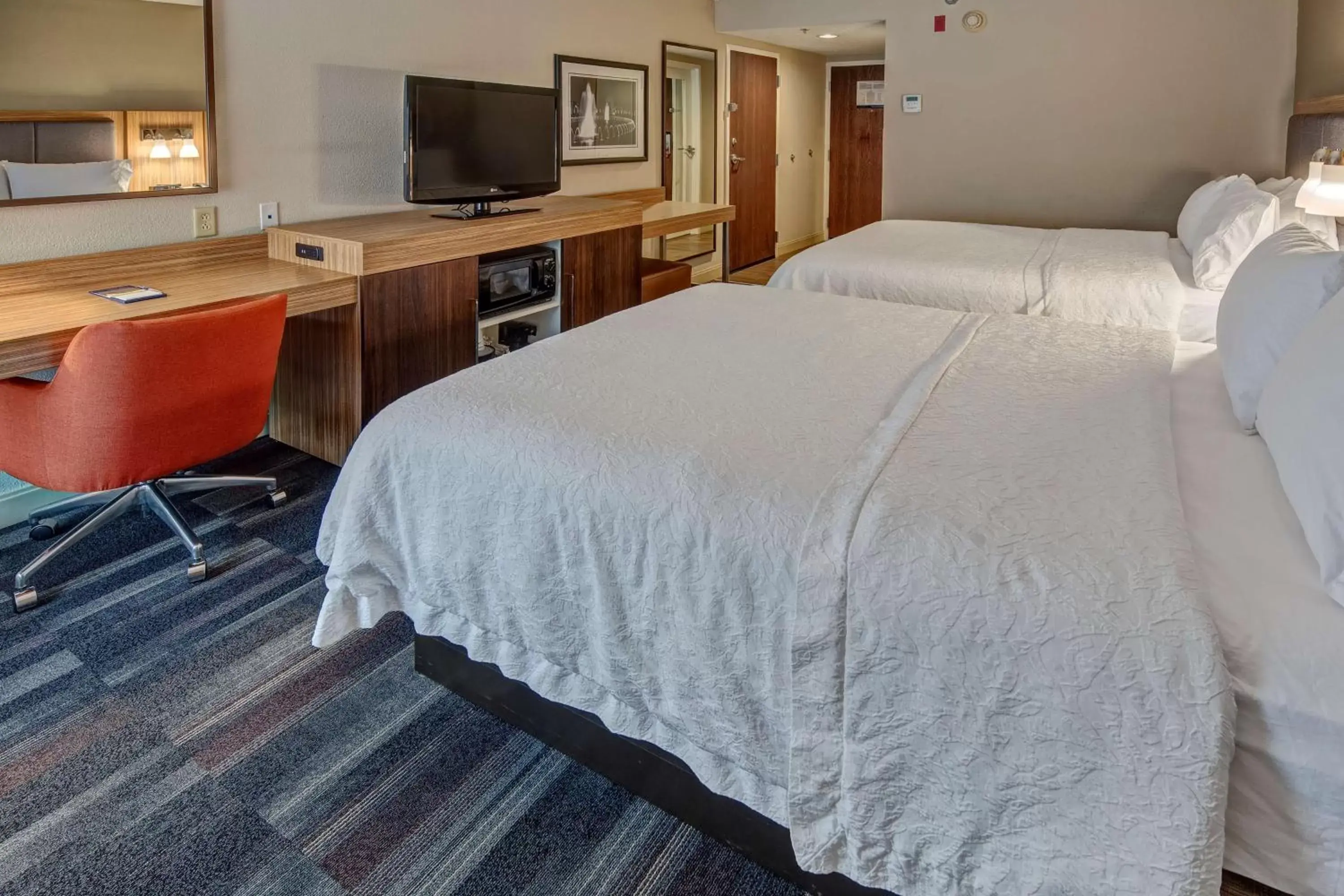 Bedroom, Bed in Hampton Inn Dumfries/Quantico Bedroom, Bed in Hampton Inn Dumfries/Quantico