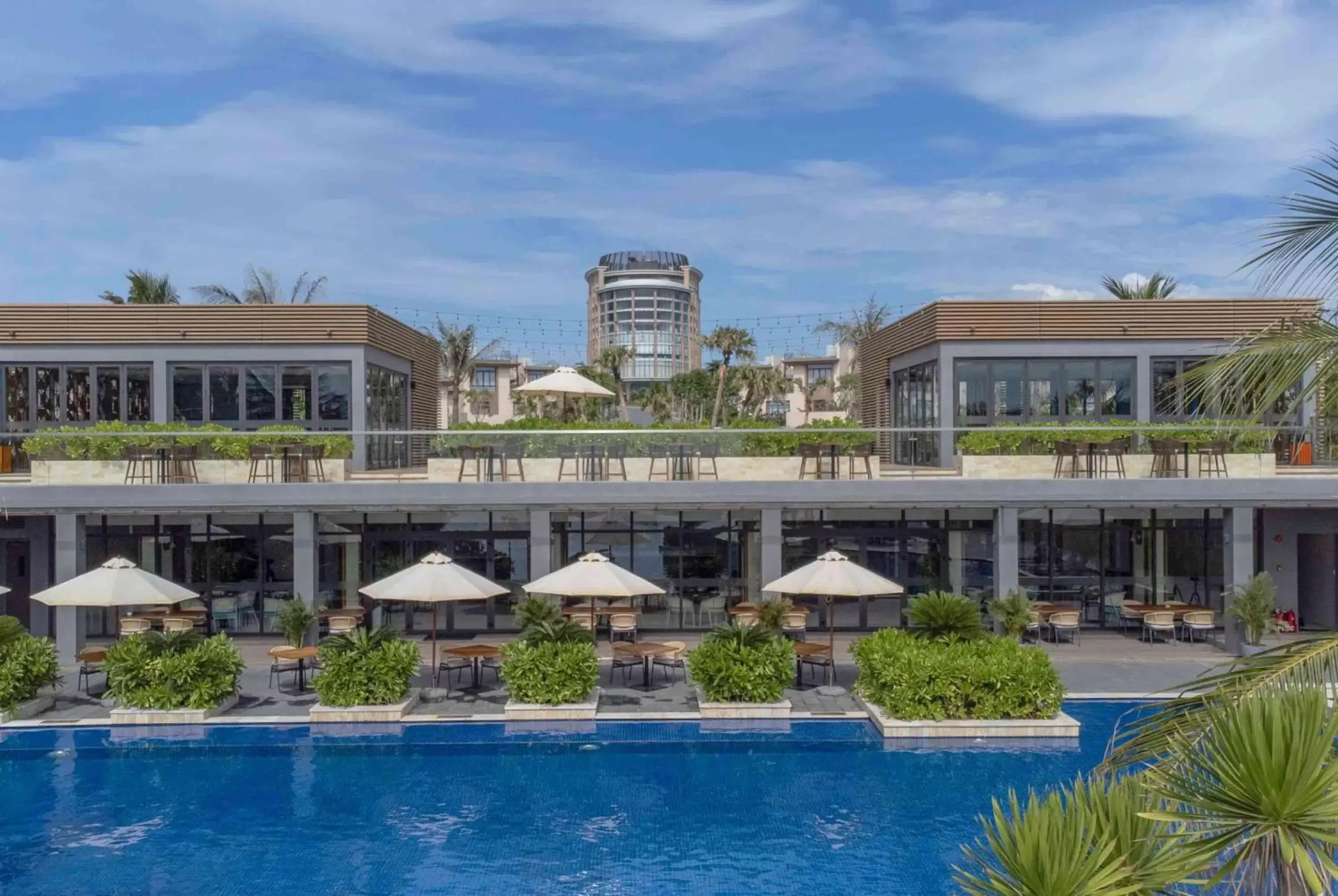 Restaurant/places to eat, Swimming Pool in Wyndham Garden Cam Ranh Resort