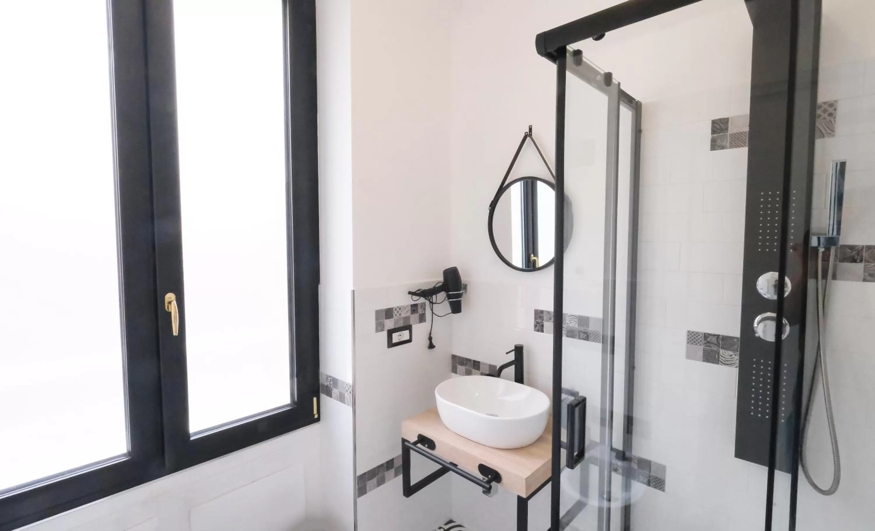 Bathroom in LH51 B&B