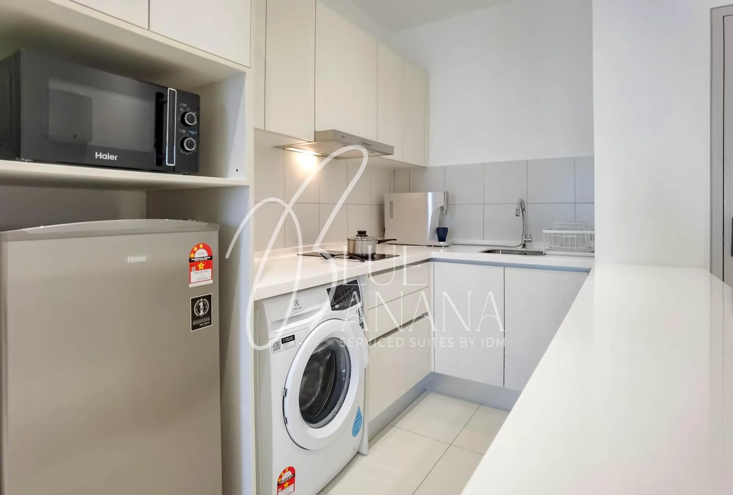 Kitchen or kitchenette, Kitchen/Kitchenette in Chambers Residence Premier Suites by BlueBanana