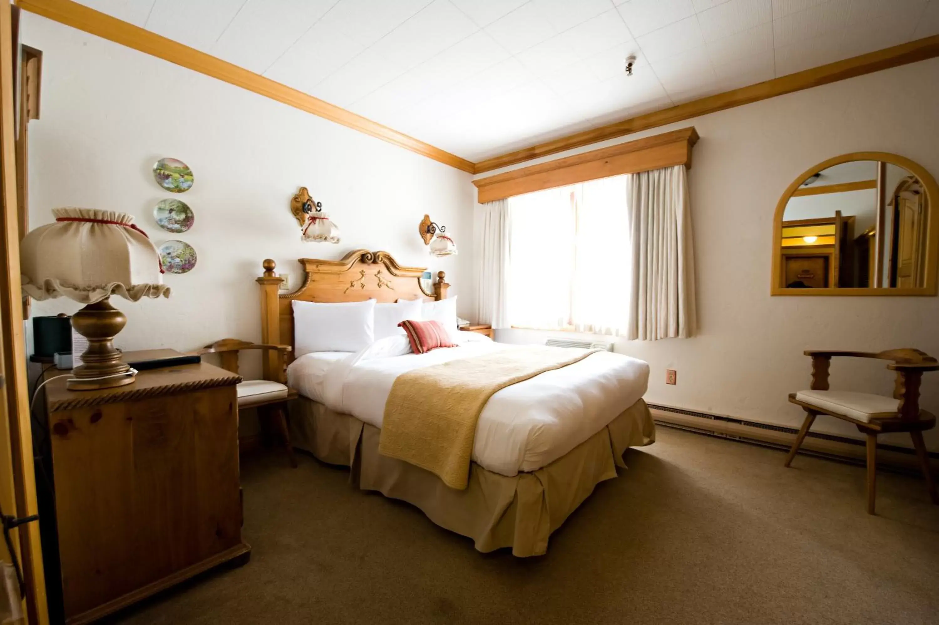 Bedroom, Bed in The Alpenhof