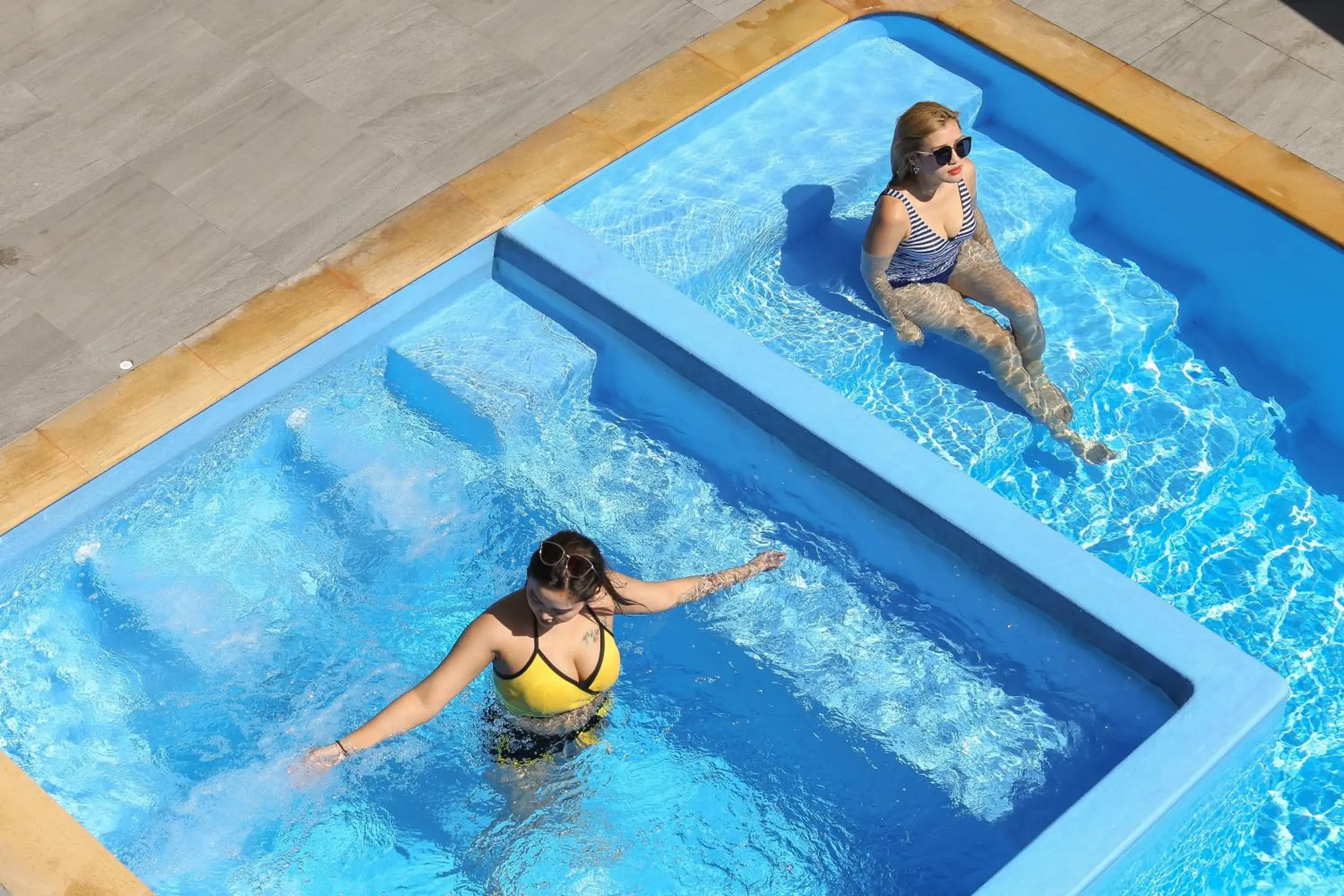 Pool view in Crystal Suites Suvarnbhumi Airport Pool view in Crystal Suites Suvarnbhumi Airport