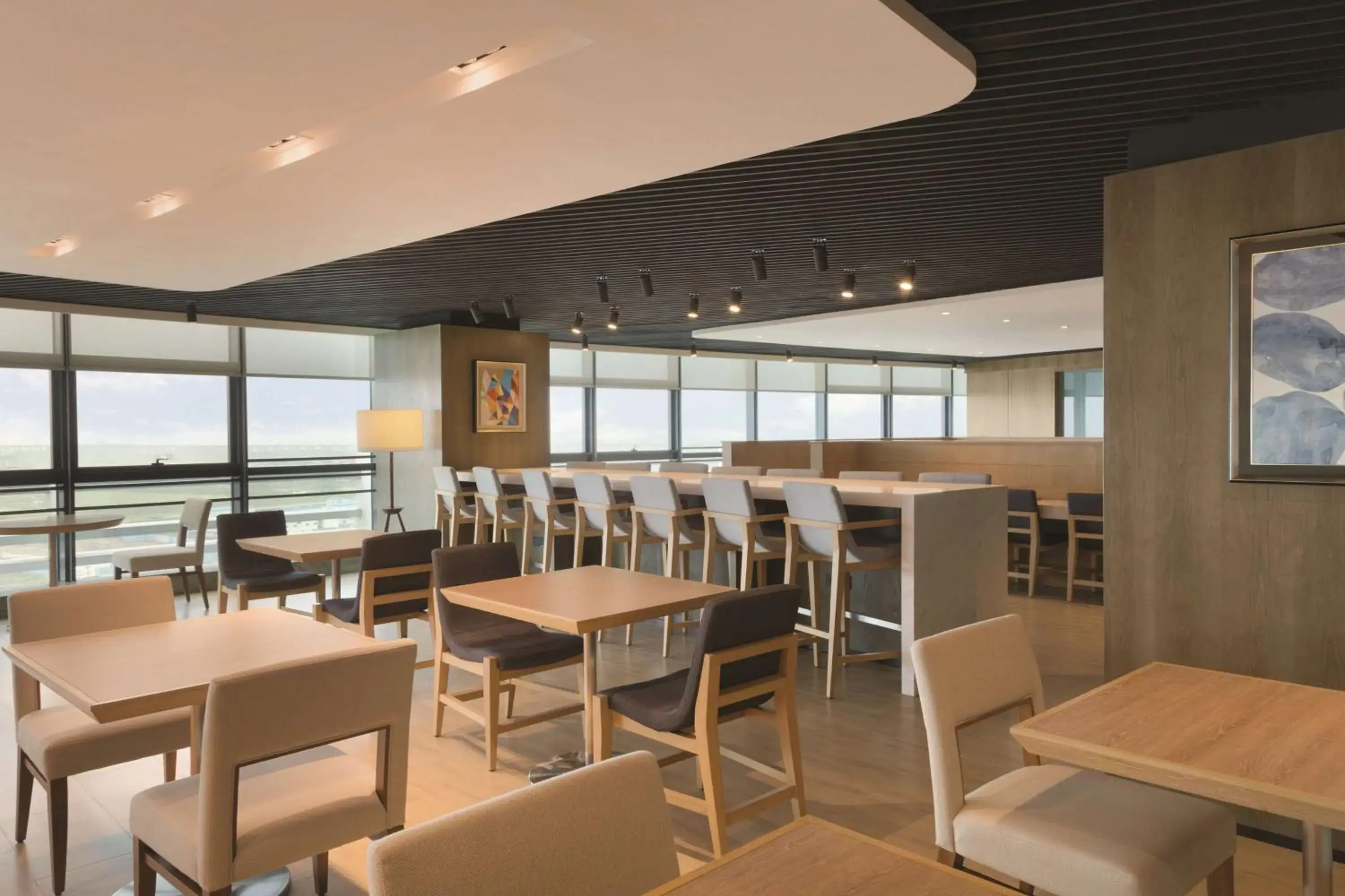 Lounge or bar, Restaurant/Places to Eat in Hyatt Place Shenzhen Airport