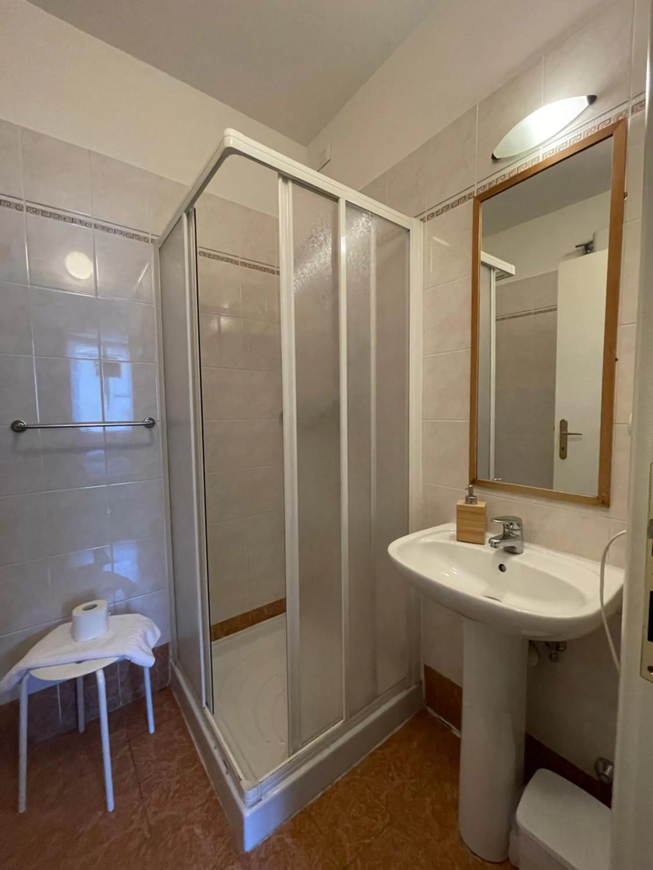 Bathroom in Hotel Azzi